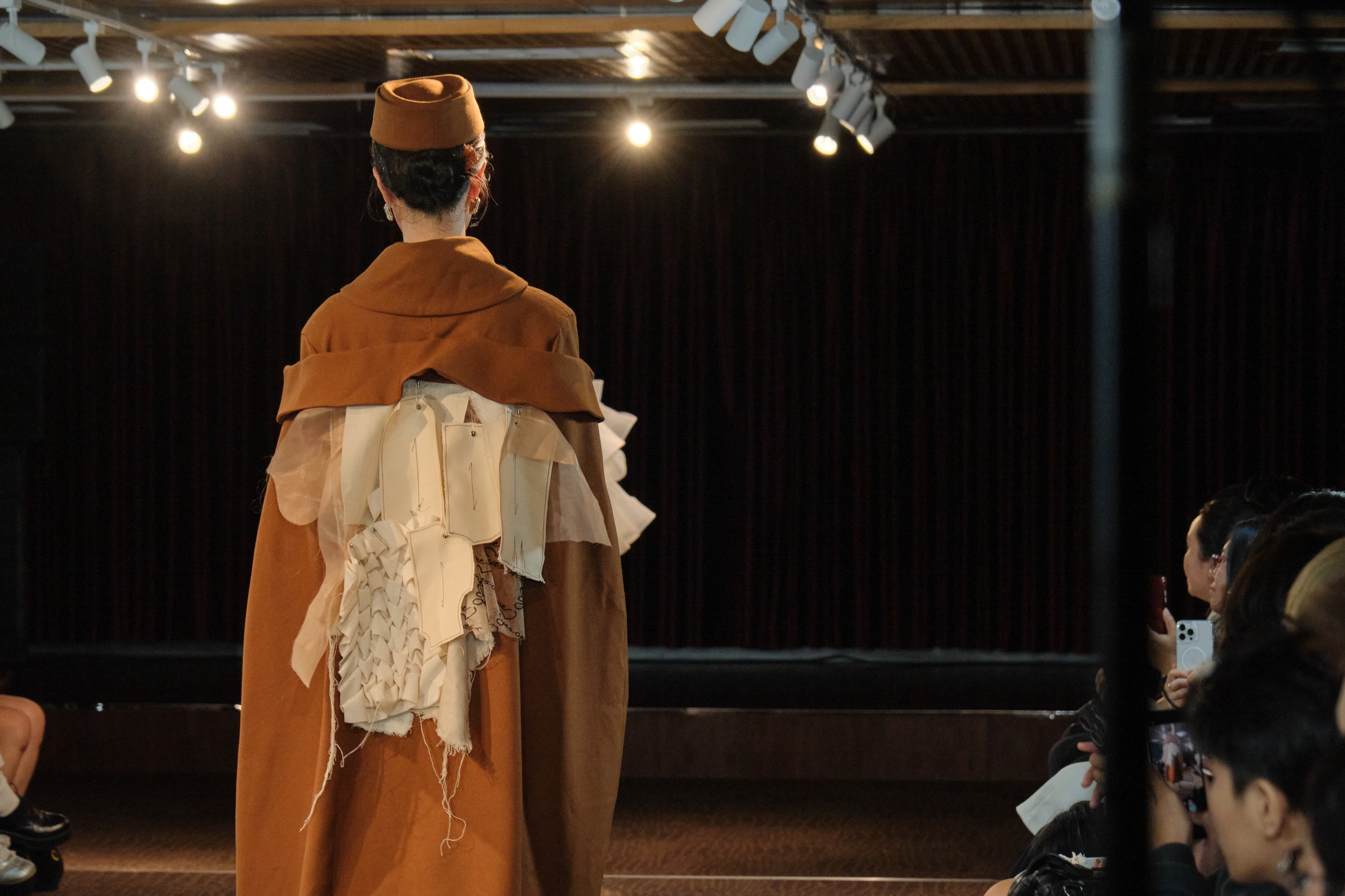 Sinh viên Thiết kế Thời trang HSU tại sàn diễn Archive Reimagined