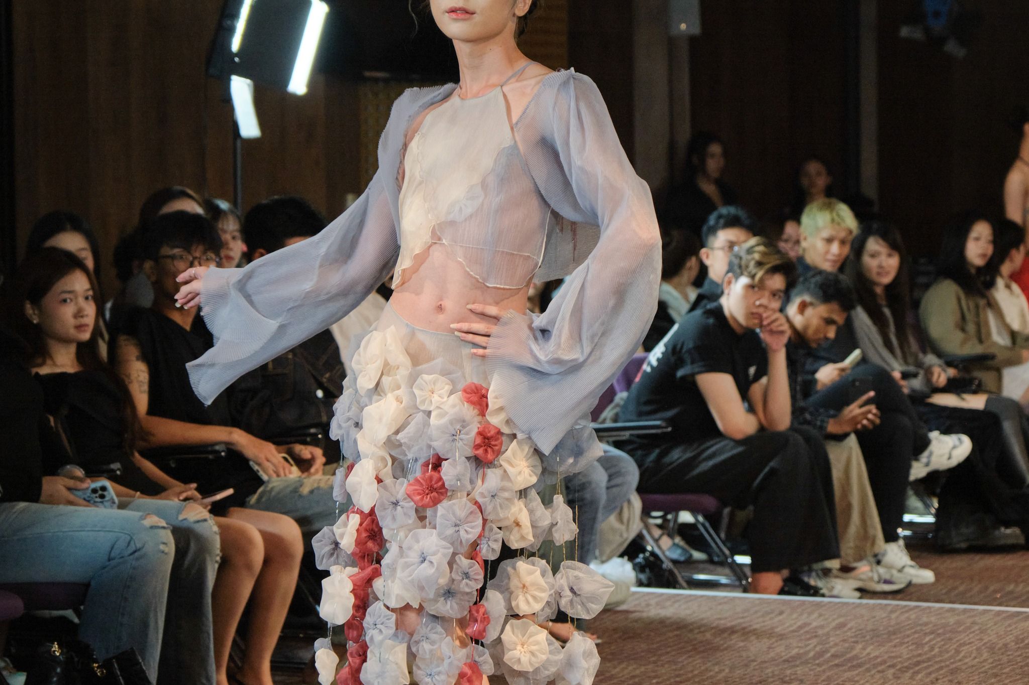 Sinh viên Thiết kế Thời trang HSU tại sàn diễn Archive Reimagined