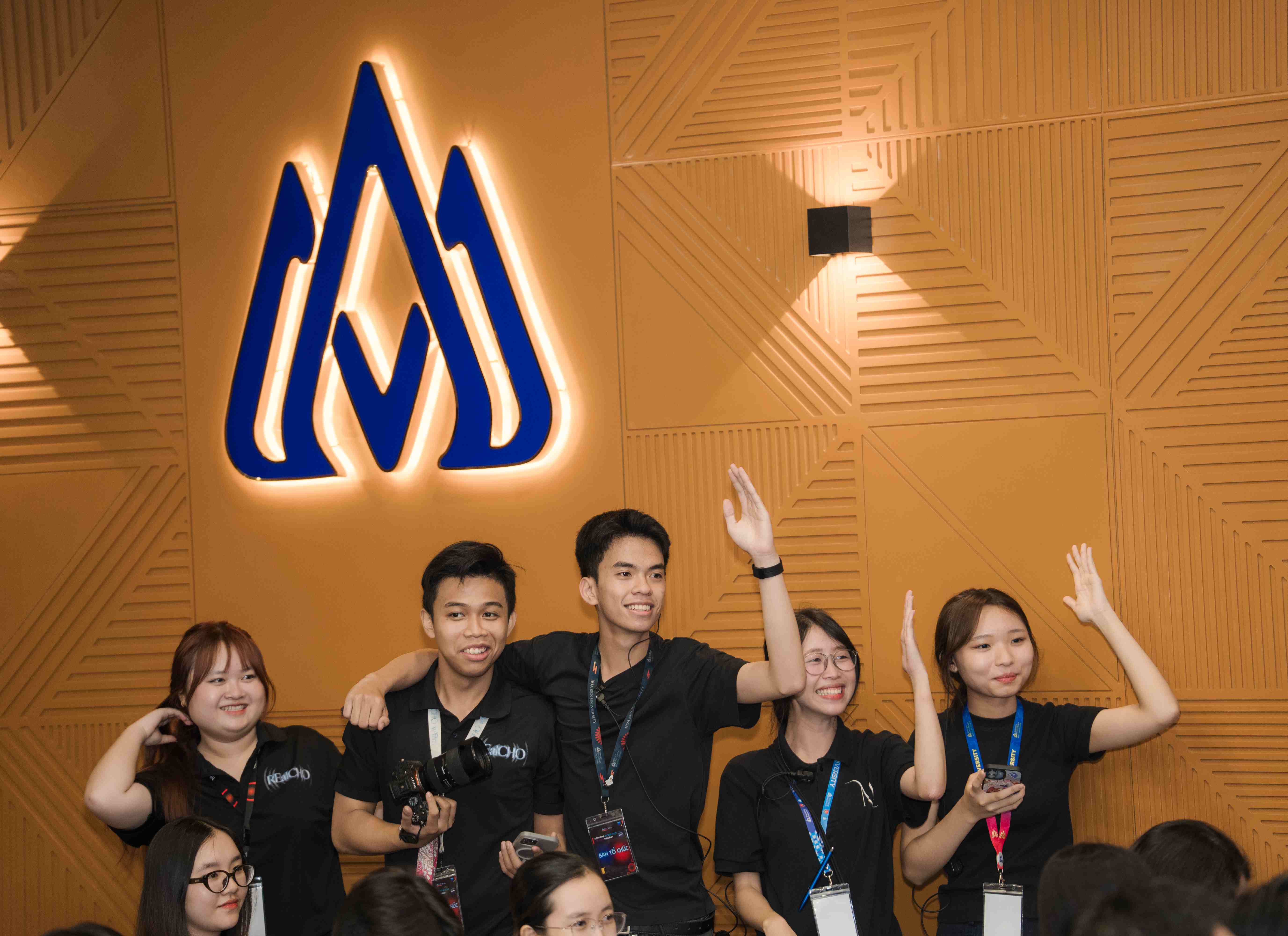 Talkshow “Đồng nhịp sáng tạo – Kể nên màn ảnh”: Góc nhìn thực tế từ ekip phim Phí Phông – Quỷ máu rừng thiêng