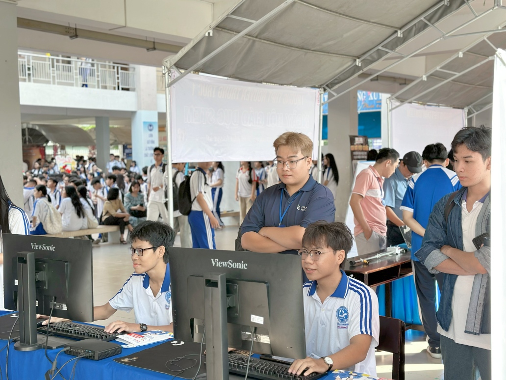 2K8 chọn ngành Trí tuệ Nhân tạo HSU: Kiến tạo công nghệ, dẫn dắt tương lai