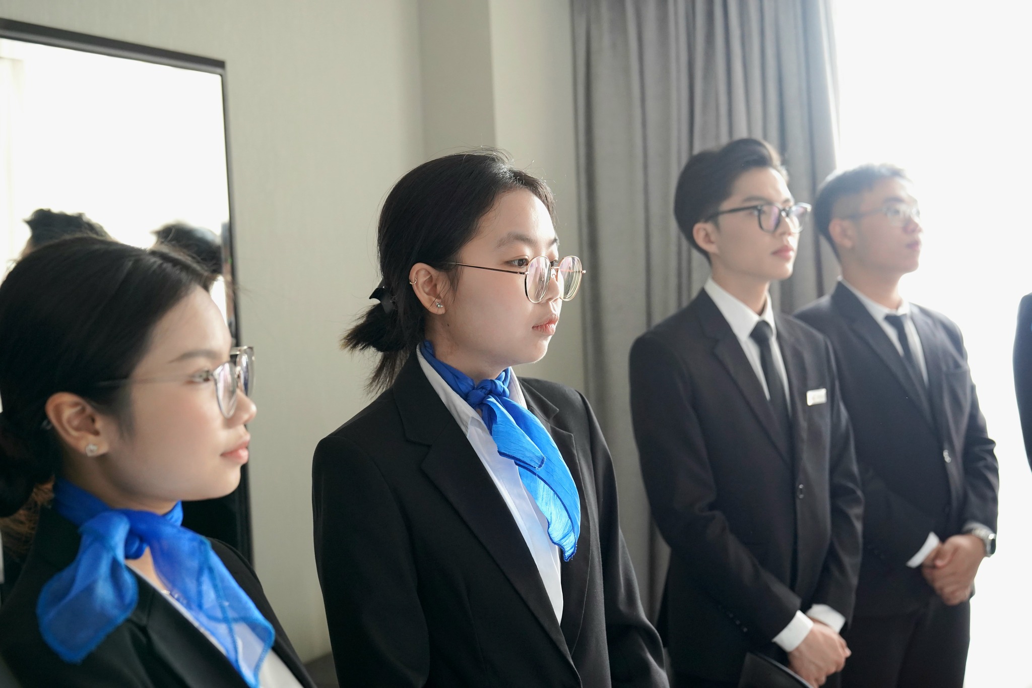 Sinh viên ngành Quản trị Khách sạn trải nghiệm chuẩn dịch vụ 5 sao tại New World Saigon