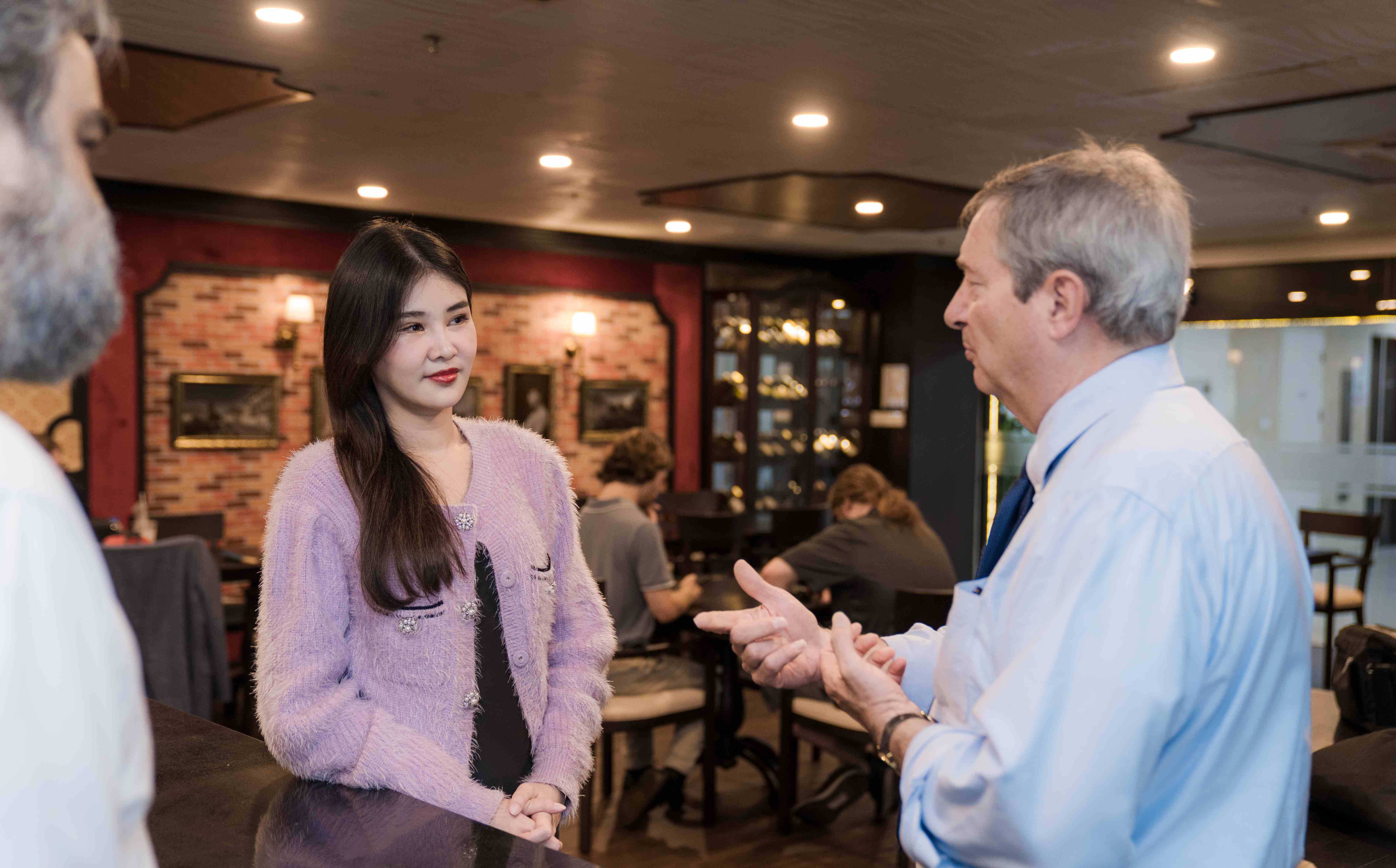 Sinh viên Đại học Indiana State (ISU, Hoa Kỳ) khám phá văn hóa Việt qua lớp học nấu ăn tại HSU