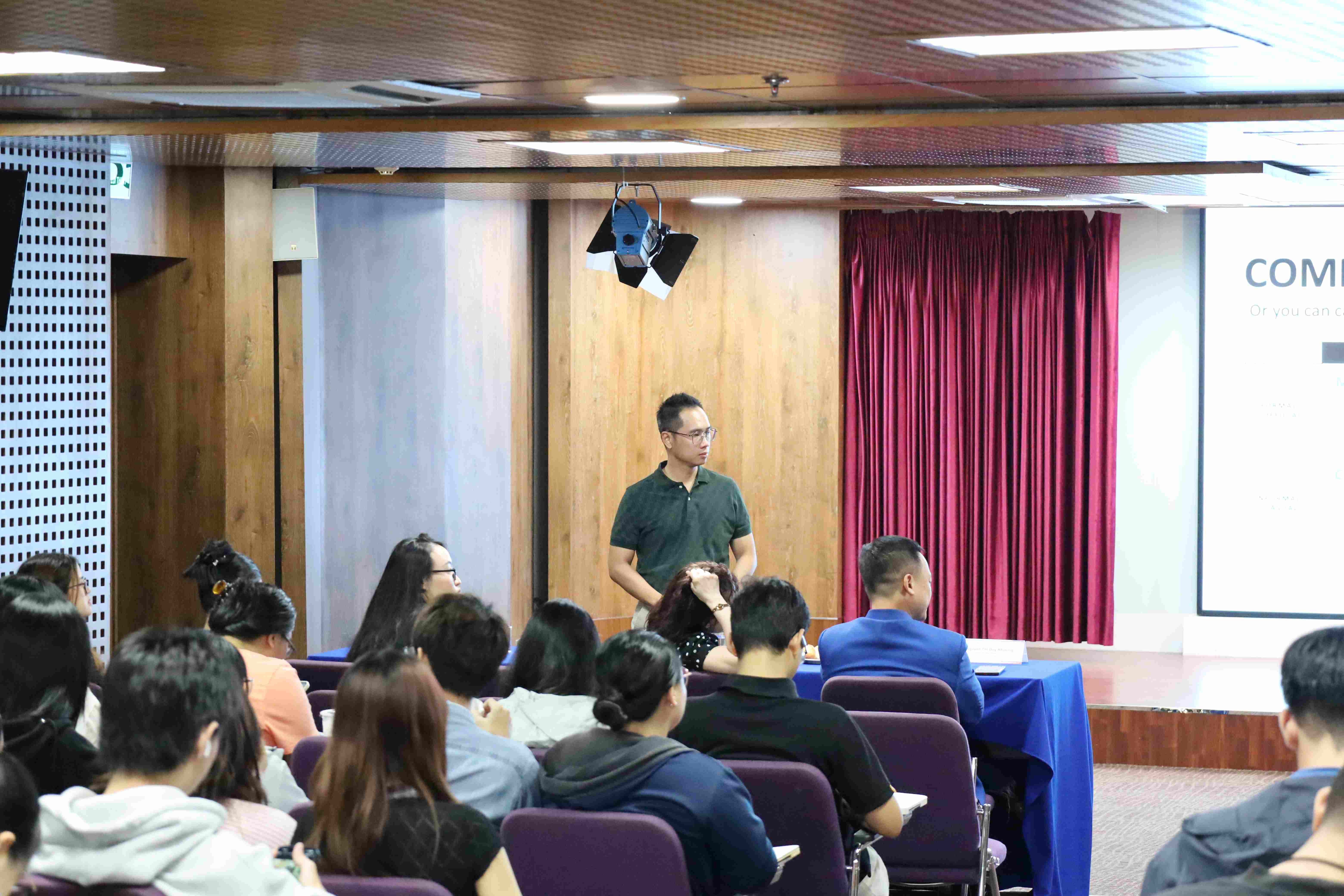 Từ lý thuyết đến thực chiến: Sinh viên Ngôn ngữ Anh HSU nâng cao kỹ năng giao tiếp hiệu quả cho học tập và công việc