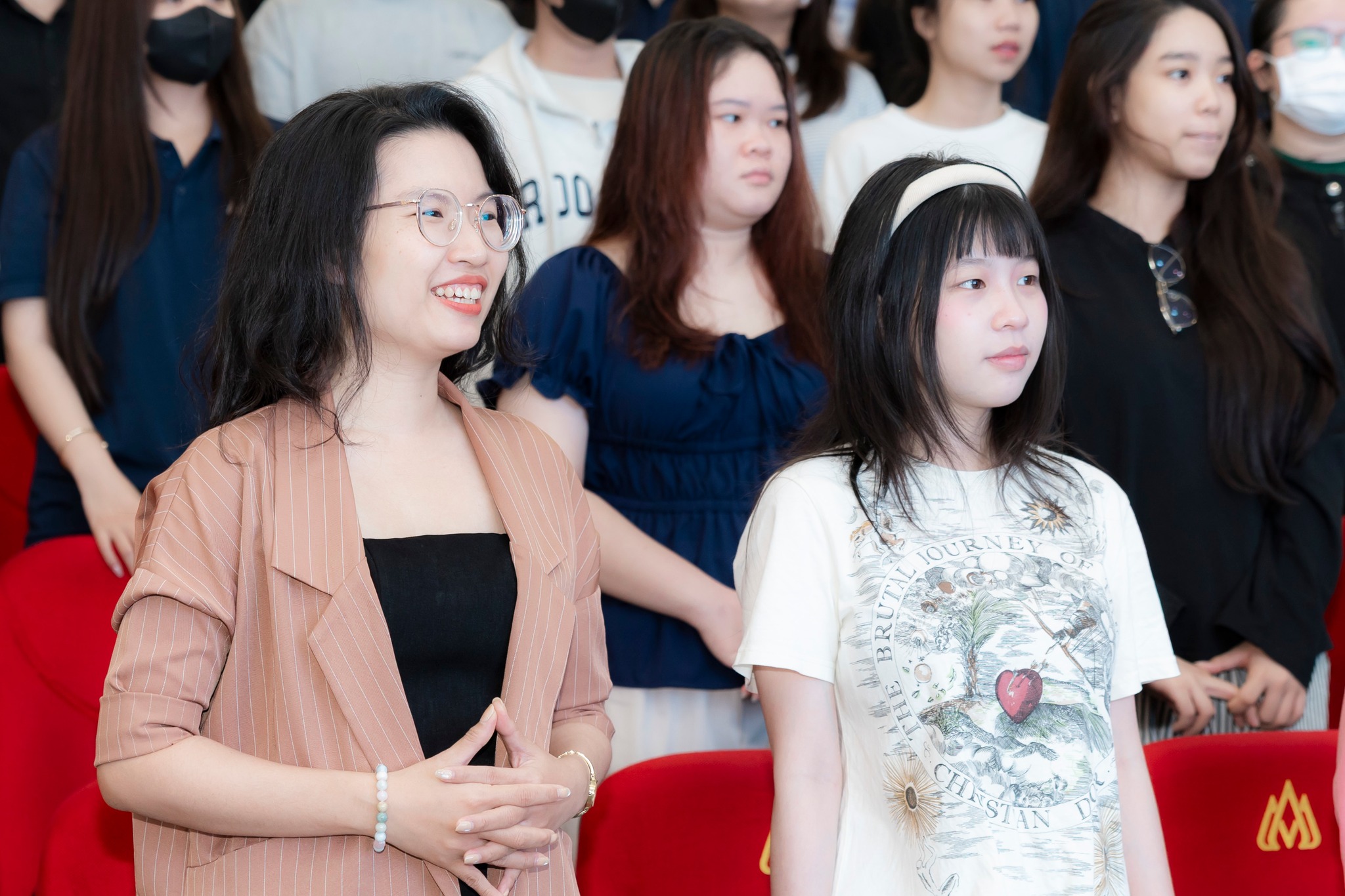 “Convo Mode: On” – Sinh viên HSU bứt phá rào cản ngôn ngữ bằng trải nghiệm thực chiến