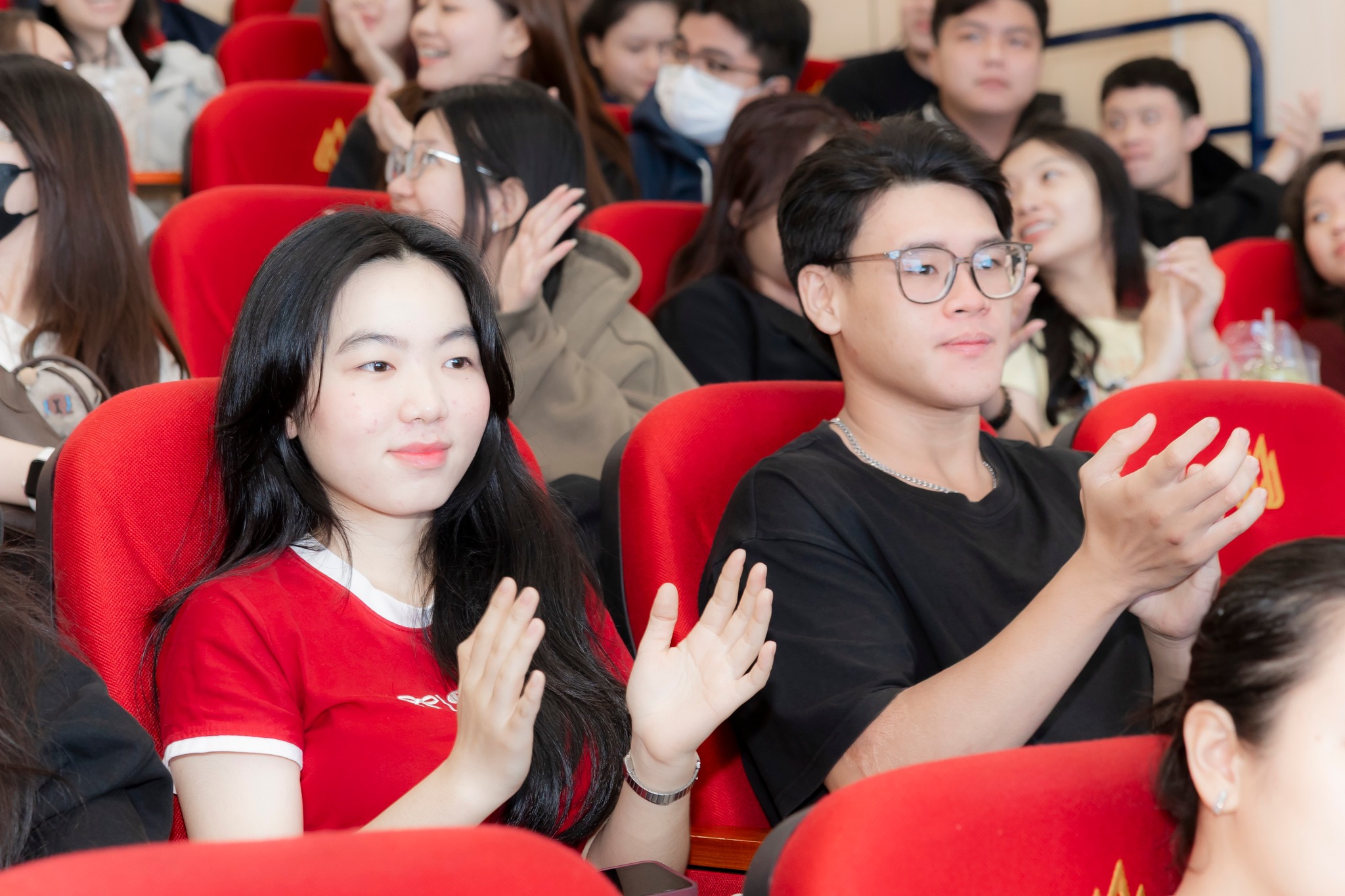 “Convo Mode: On” – Sinh viên HSU bứt phá rào cản ngôn ngữ bằng trải nghiệm thực chiến