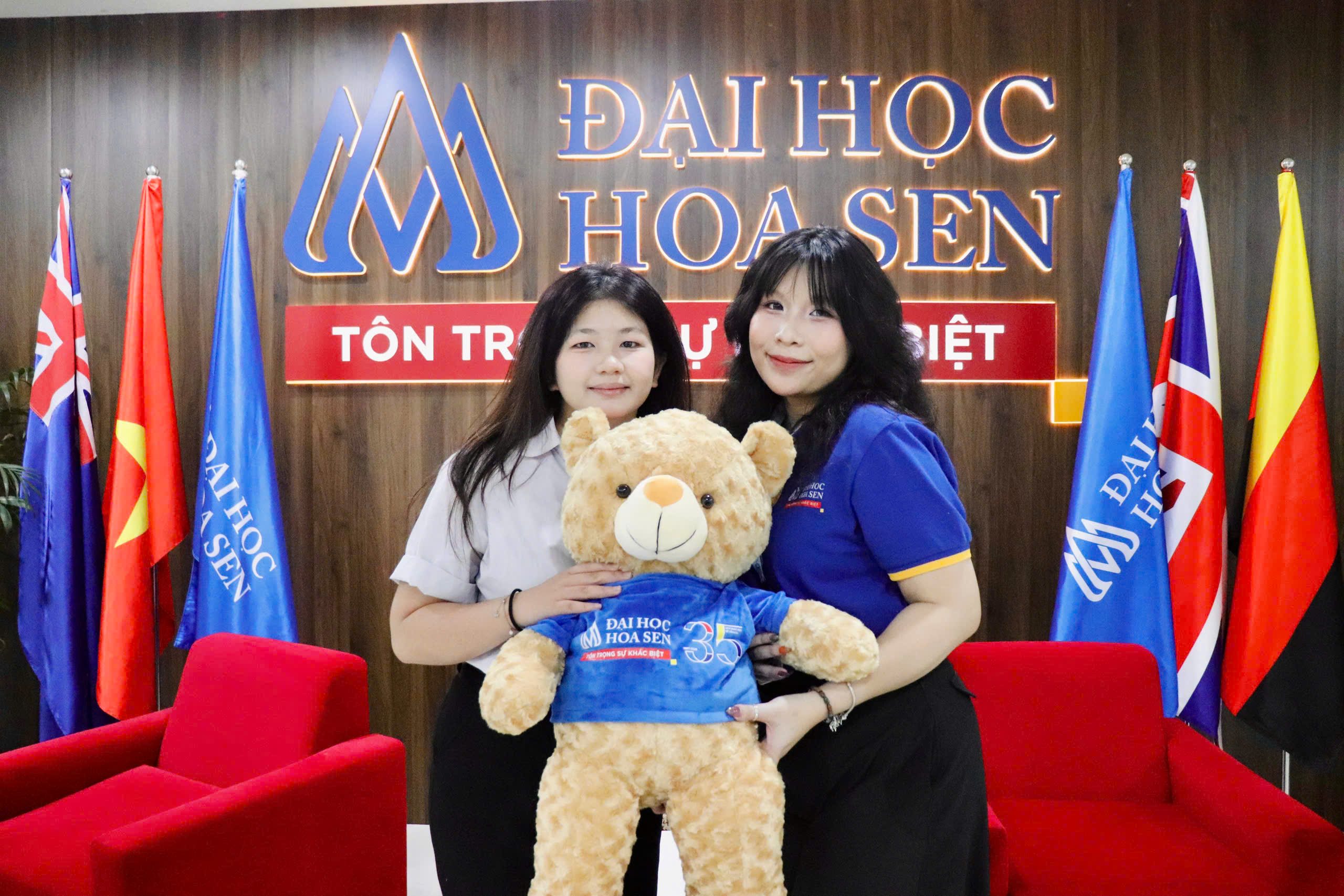 Học sinh THPT Nguyễn Trãi (Bà Rịa - Vũng Tàu) khám phá tiềm năng ngành học qua hành trình trải nghiệm tại HSU