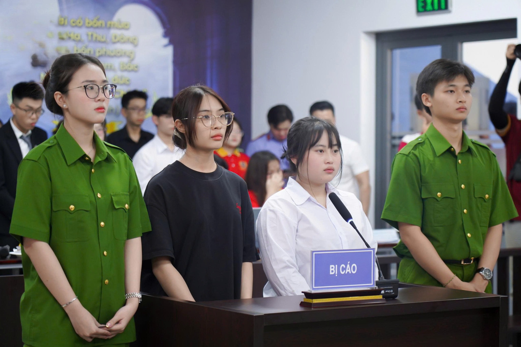 Sinh viên Khoa Luật HSU khẳng định bản lĩnh tranh tụng tại cuộc thi “Phiên tòa giả định 2026: Tour Law NHG”