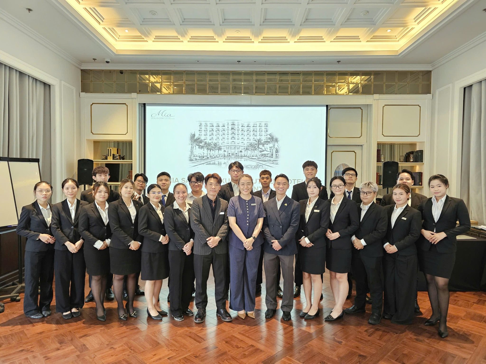 Sinh viên HSU tiếp cận quy chuẩn vận hành cao cấp tại Mia Saigon Luxury Boutique Hotel
