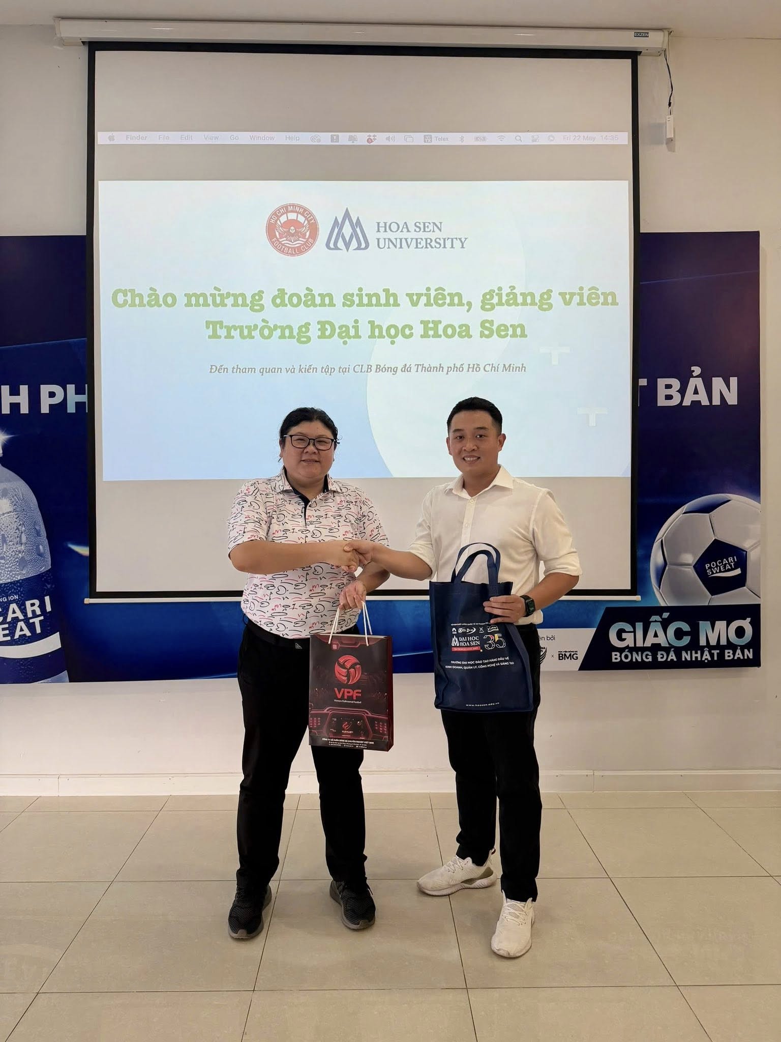 Sinh viên HSU khám phá hệ sinh thái công nghiệp thể thao qua hành trình kiến tập thực tế