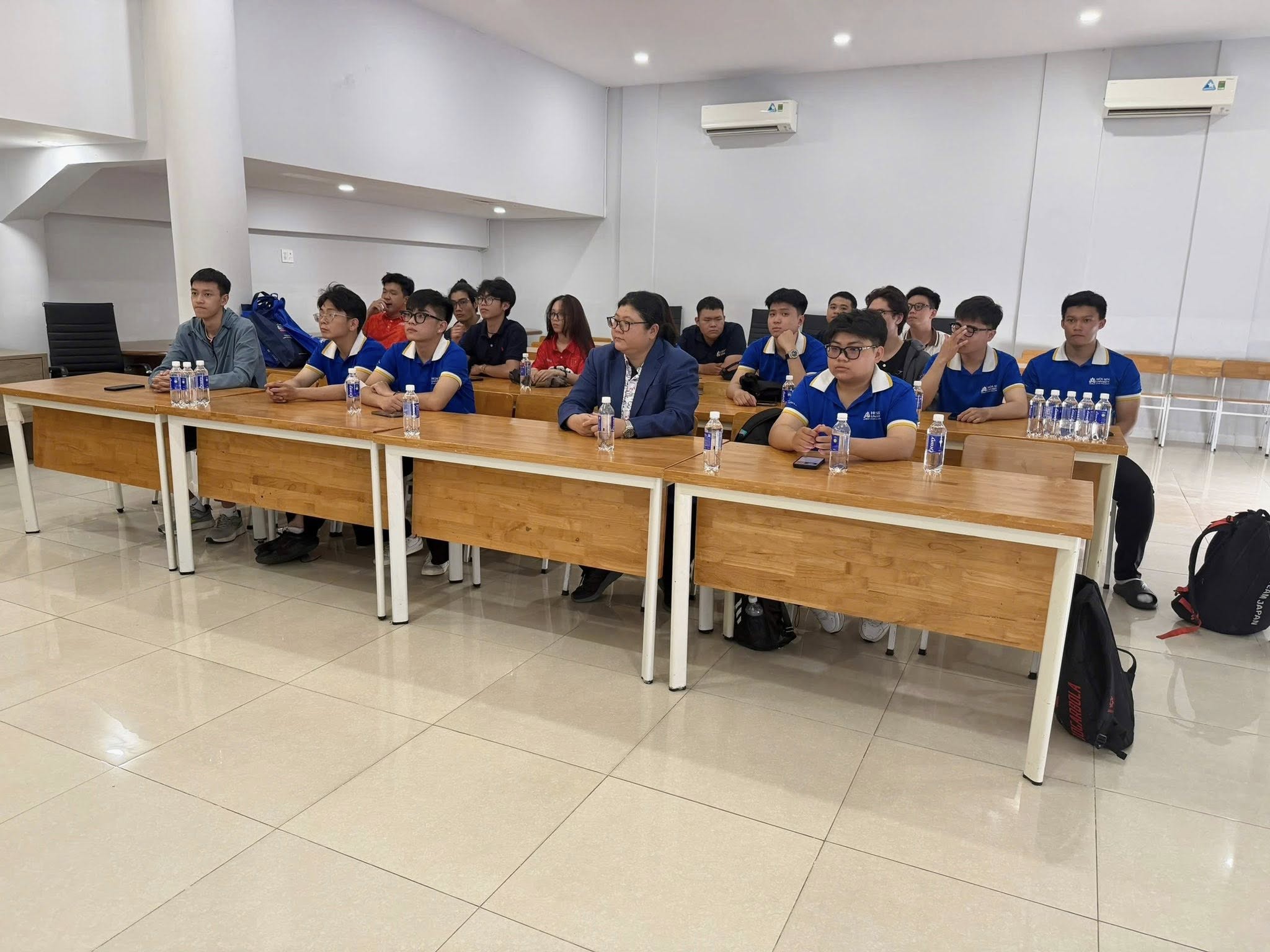 Sinh viên HSU khám phá hệ sinh thái công nghiệp thể thao qua hành trình kiến tập thực tế