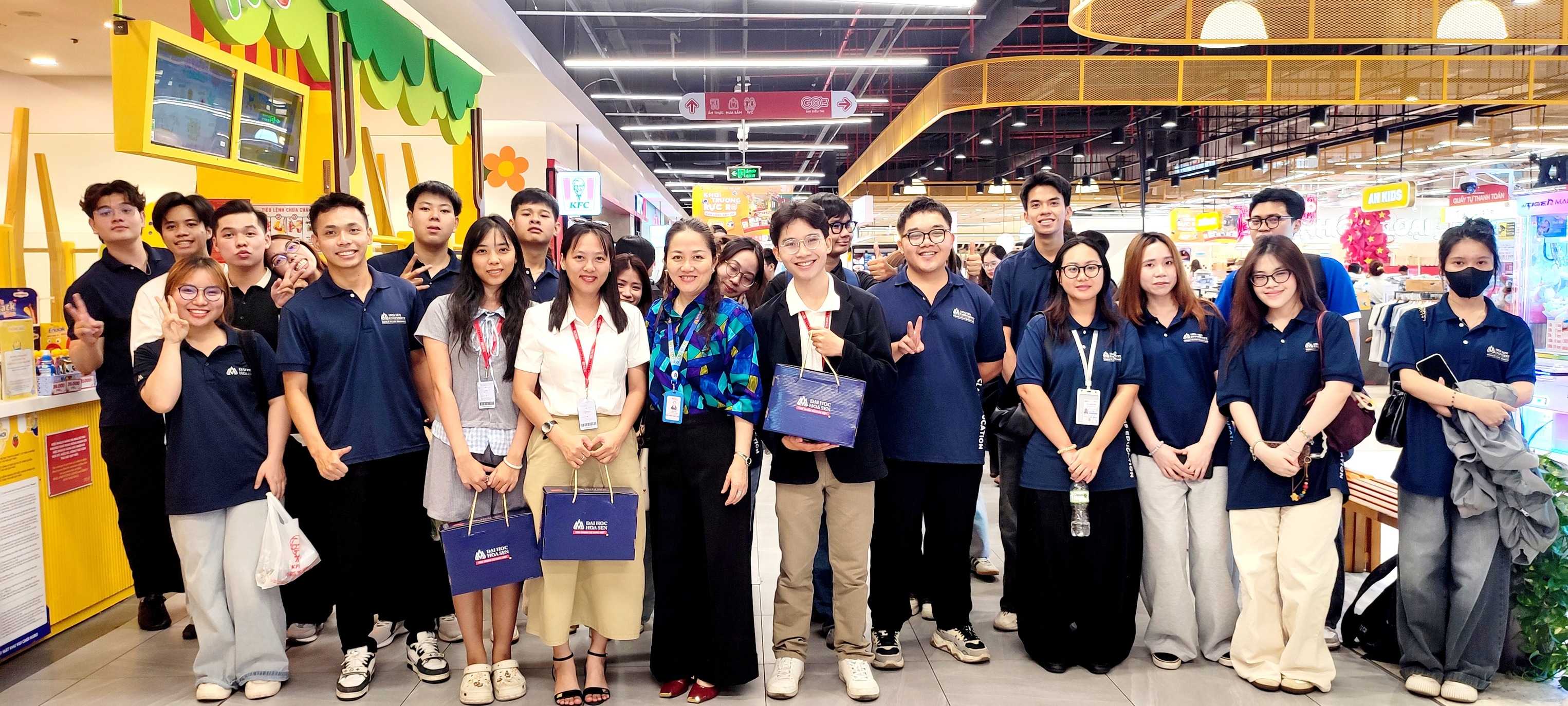 Sinh viên Marketing HSU khám phá thực tiễn xây dựng thương hiệu tại GO! An Lạc