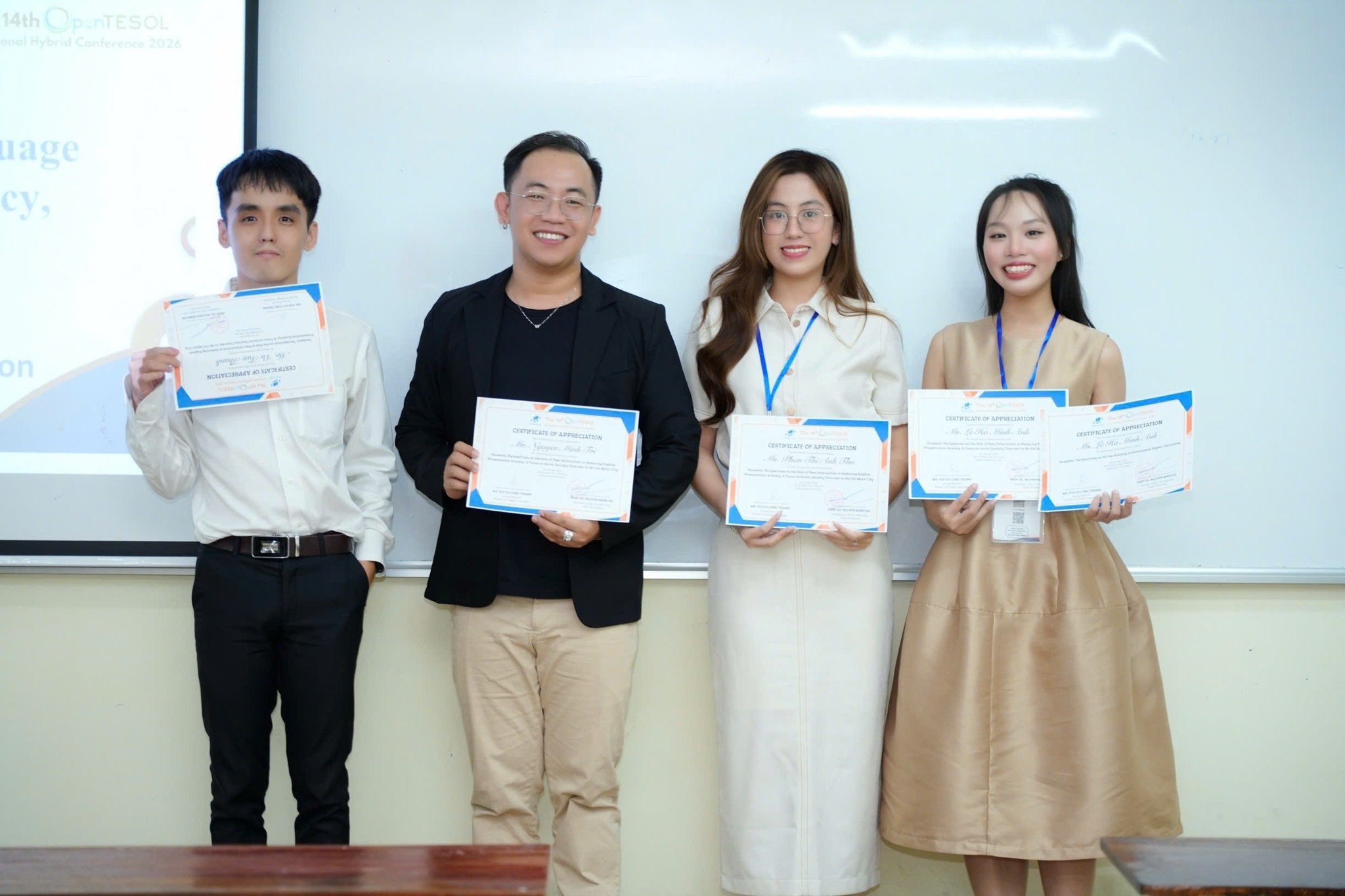 Sinh viên Ngôn ngữ Anh HSU trình bày nghiên cứu tại Hội thảo quốc tế OPENTESOL 2026