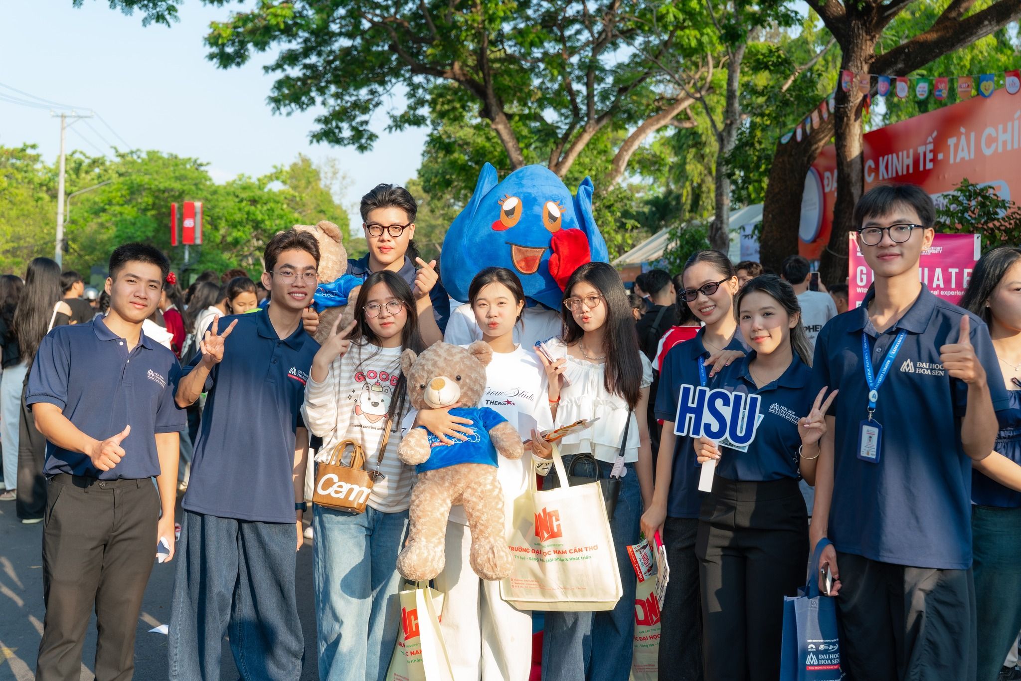 Tuyển sinh đại học 2026: Tất cả thí sinh đăng ký xét tuyển trực tuyến trên hệ thống chung