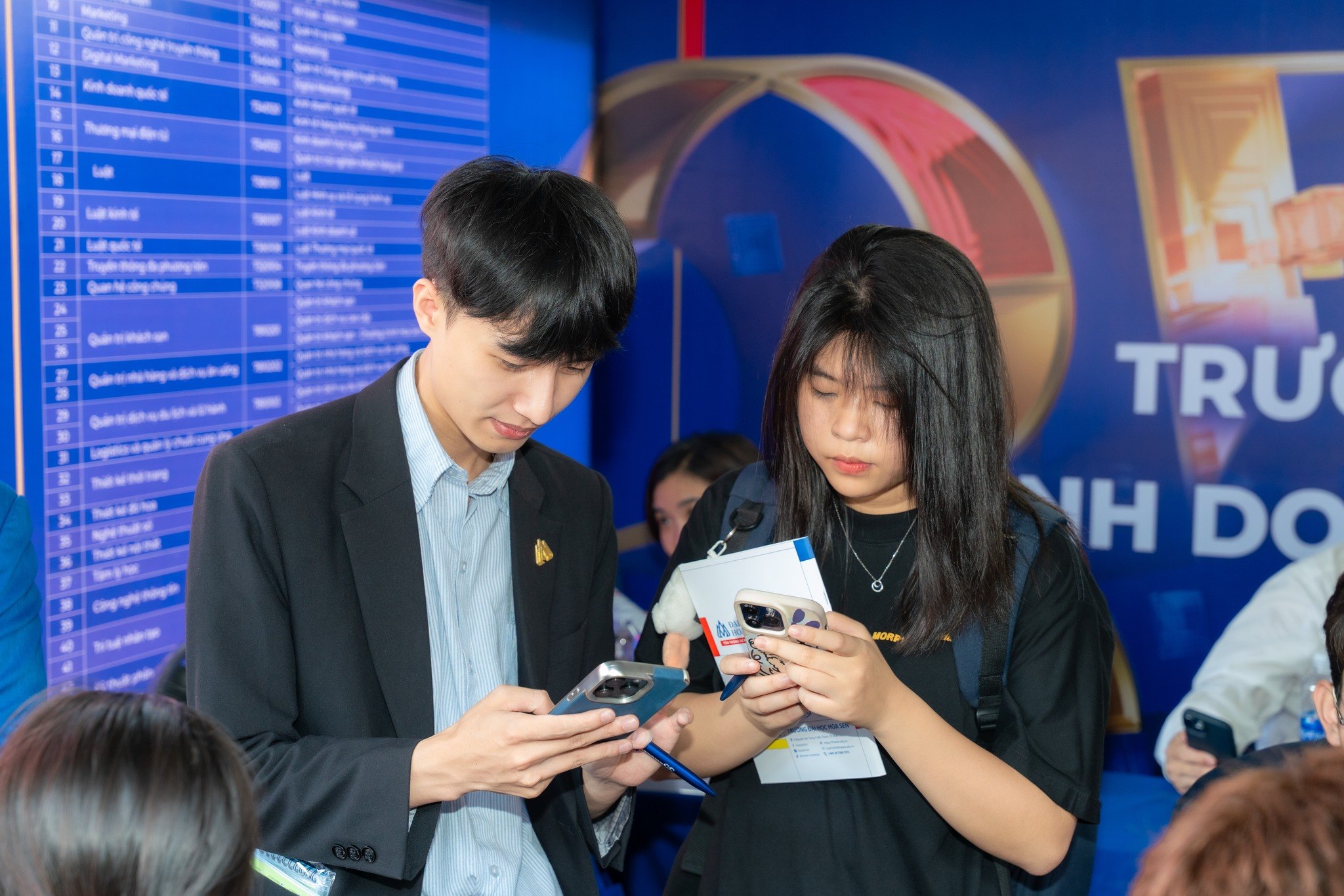 Tuyển sinh đại học 2026: Tất cả thí sinh đăng ký xét tuyển trực tuyến trên hệ thống chung