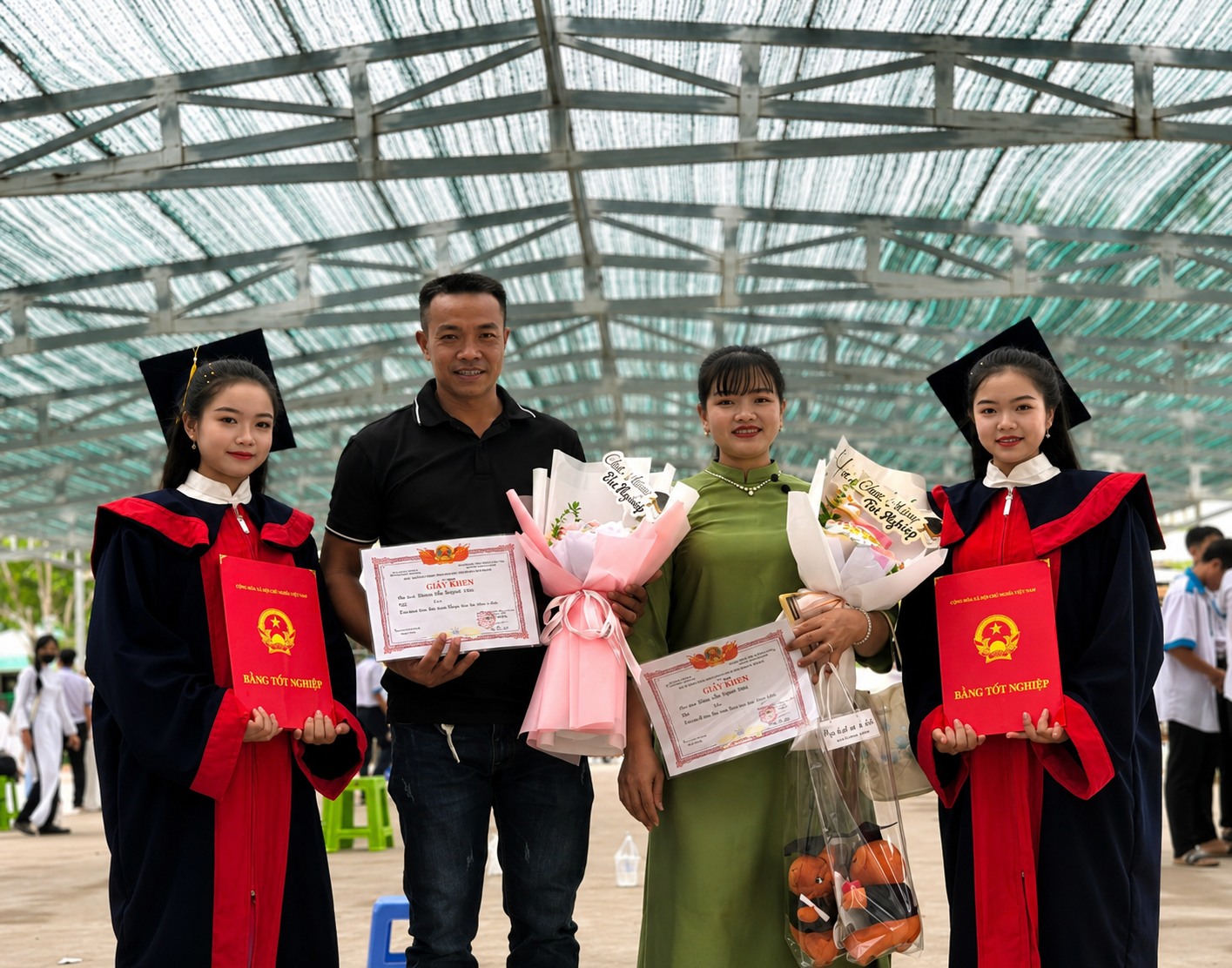 Từ bỏ để bắt đầu lại: Hành trình theo đuổi giấc mơ Đại học Hoa Sen của cặp song sinh đến từ Sóc Trăng