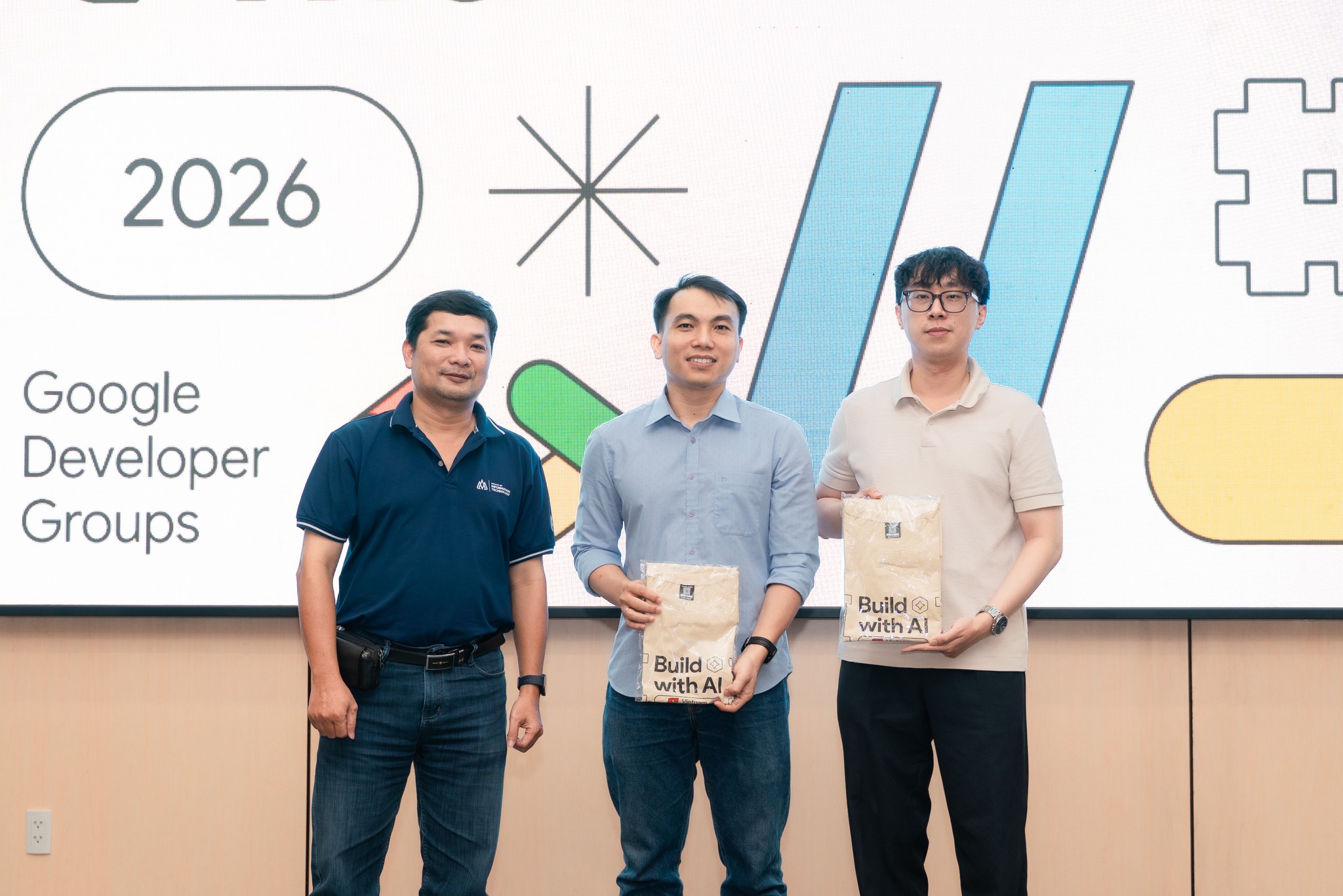 BUILD WITH AI HSU 2026: Sinh viên HSU đón đầu làn sóng Agentic AI và thực hành công nghệ tương lai