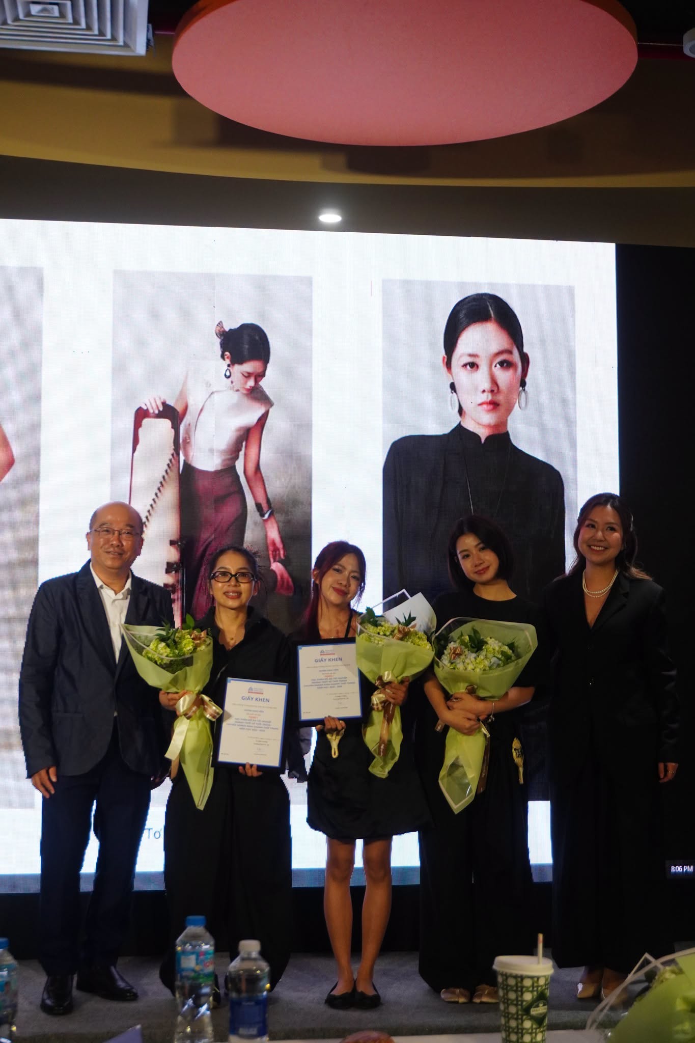 Runway to Business 2026: Sinh viên HSU bảo vệ đồ án tốt nghiệp bằng mô hình thương hiệu thời trang thực tế
