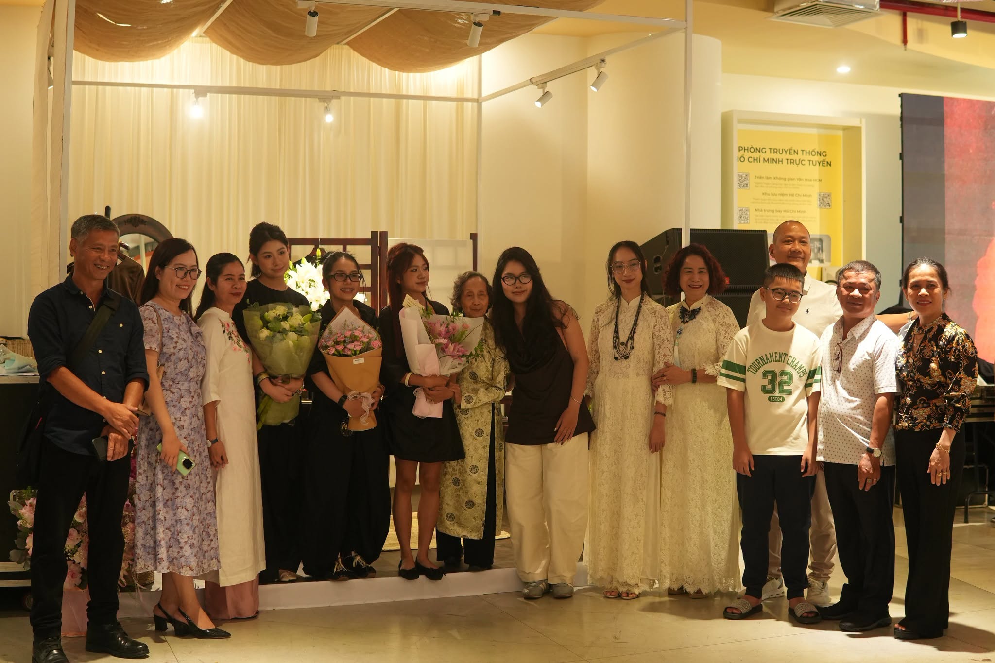 Runway to Business 2026: Sinh viên HSU bảo vệ đồ án tốt nghiệp bằng mô hình thương hiệu thời trang thực tế