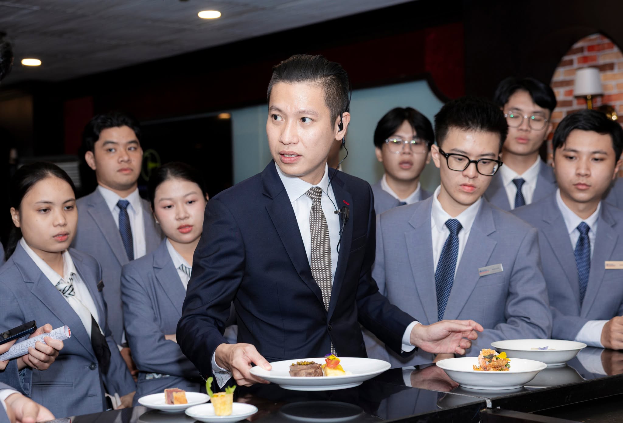 Hoa Sen Elite Students Transform Final Exam into a World-Class Fine Dining Experience