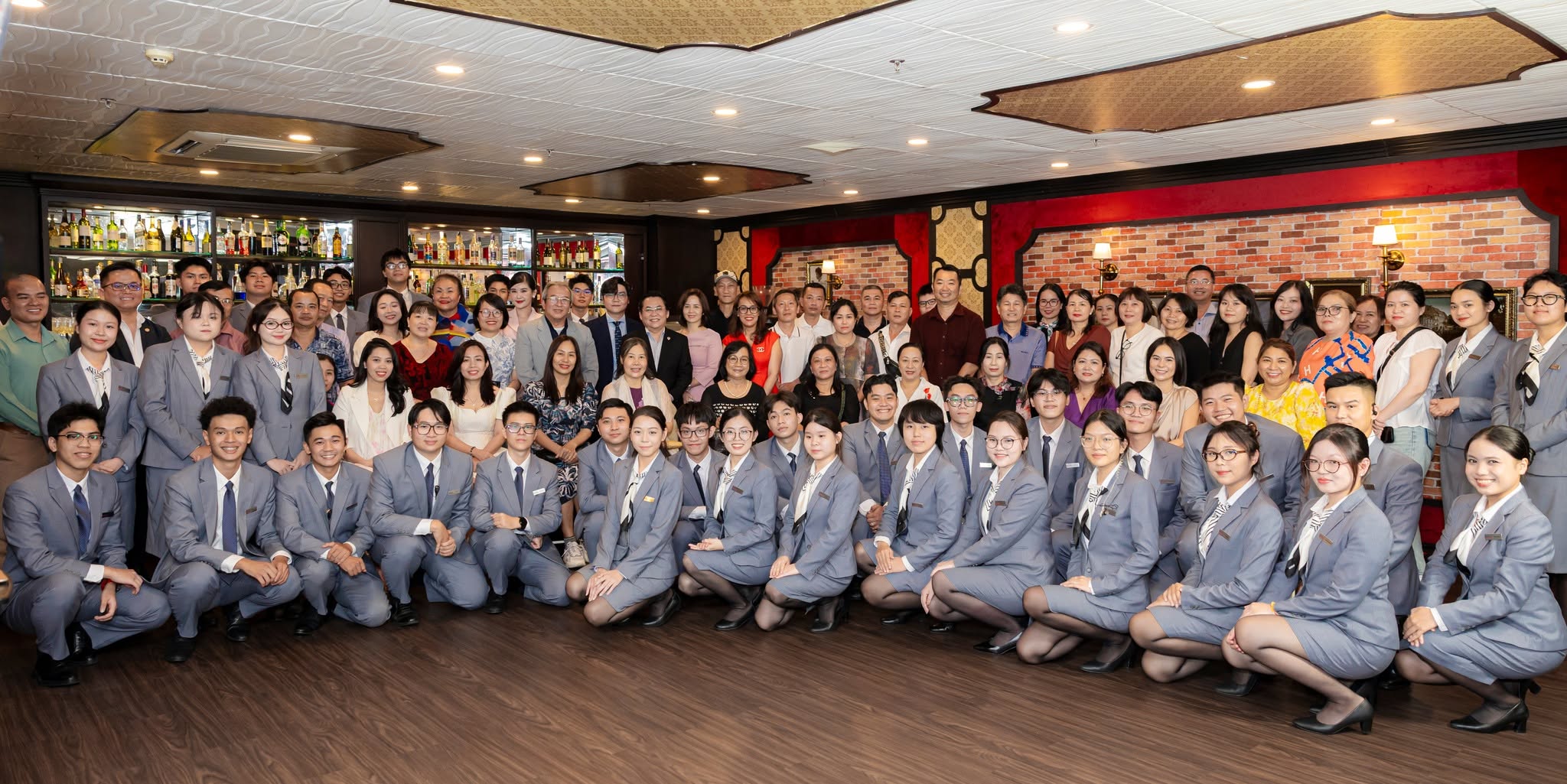 Sinh viên Hoa Sen Elite vận hành đêm Fine Dining chuẩn quốc tế trong kỳ thi kết thúc học phần