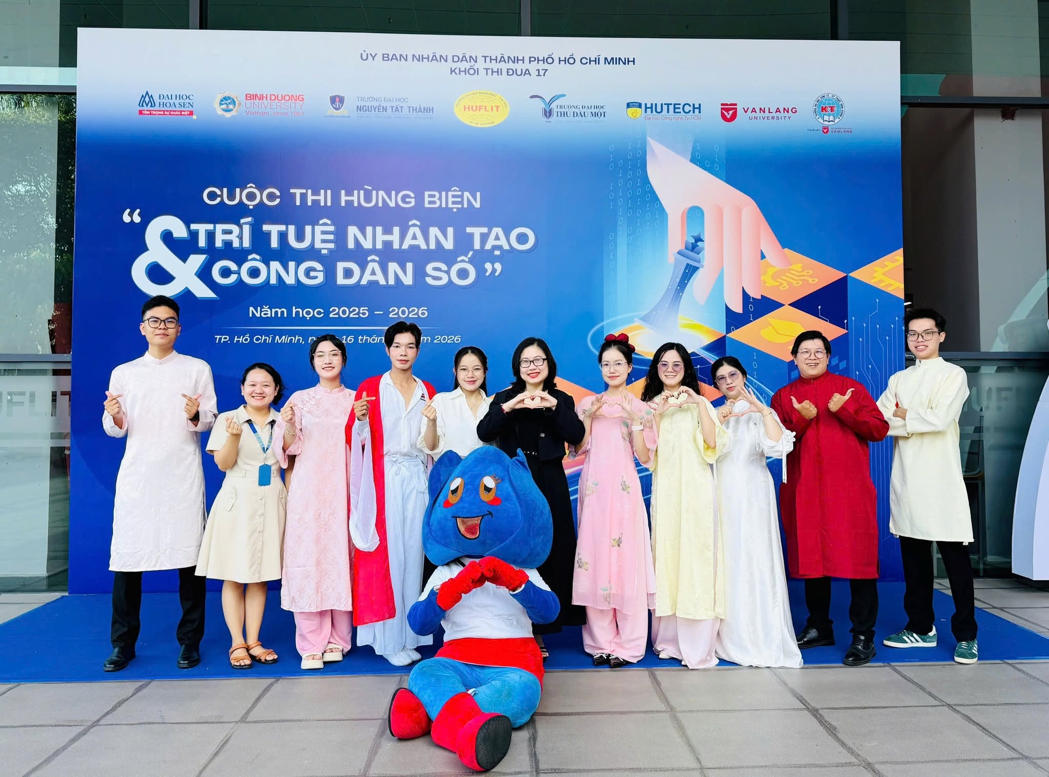 Sinh viên HSU giành giải Ba cuộc thi hùng biện về Trí tuệ nhân tạo và Công dân số