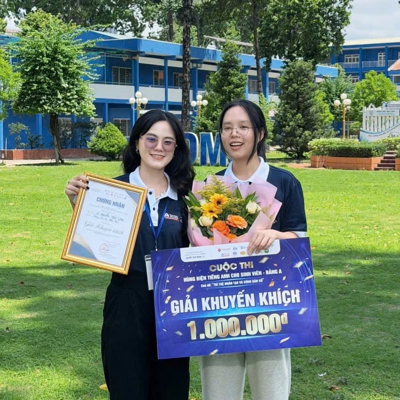 Sinh viên ngành Ngôn ngữ Anh HSU khẳng định năng lực hội nhập tại Cuộc thi Hùng biện tiếng Anh Khối Thi đua 17