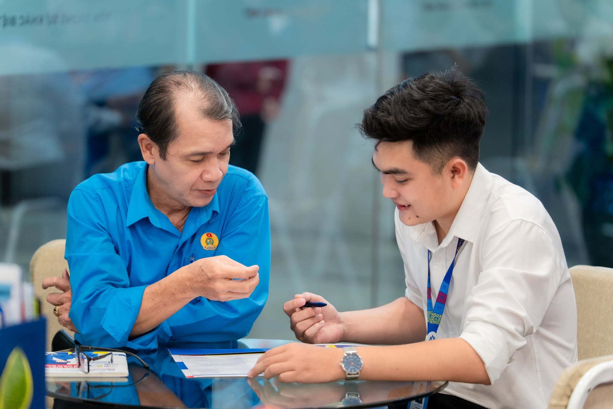 Thí sinh và phụ huynh tăng tốc tìm hiểu ngành học, săn học bổng đến 70% học phí tại Đại học Hoa Sen