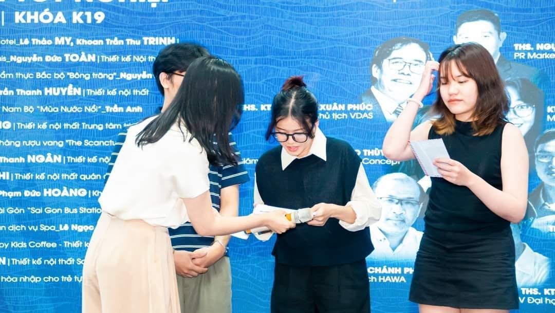 Từ giảng đường Thiết kế Nội thất HSU đến Top Seller quốc tế: Hành trình trưởng thành của cựu sinh viên Trần Võ Nhật Vy