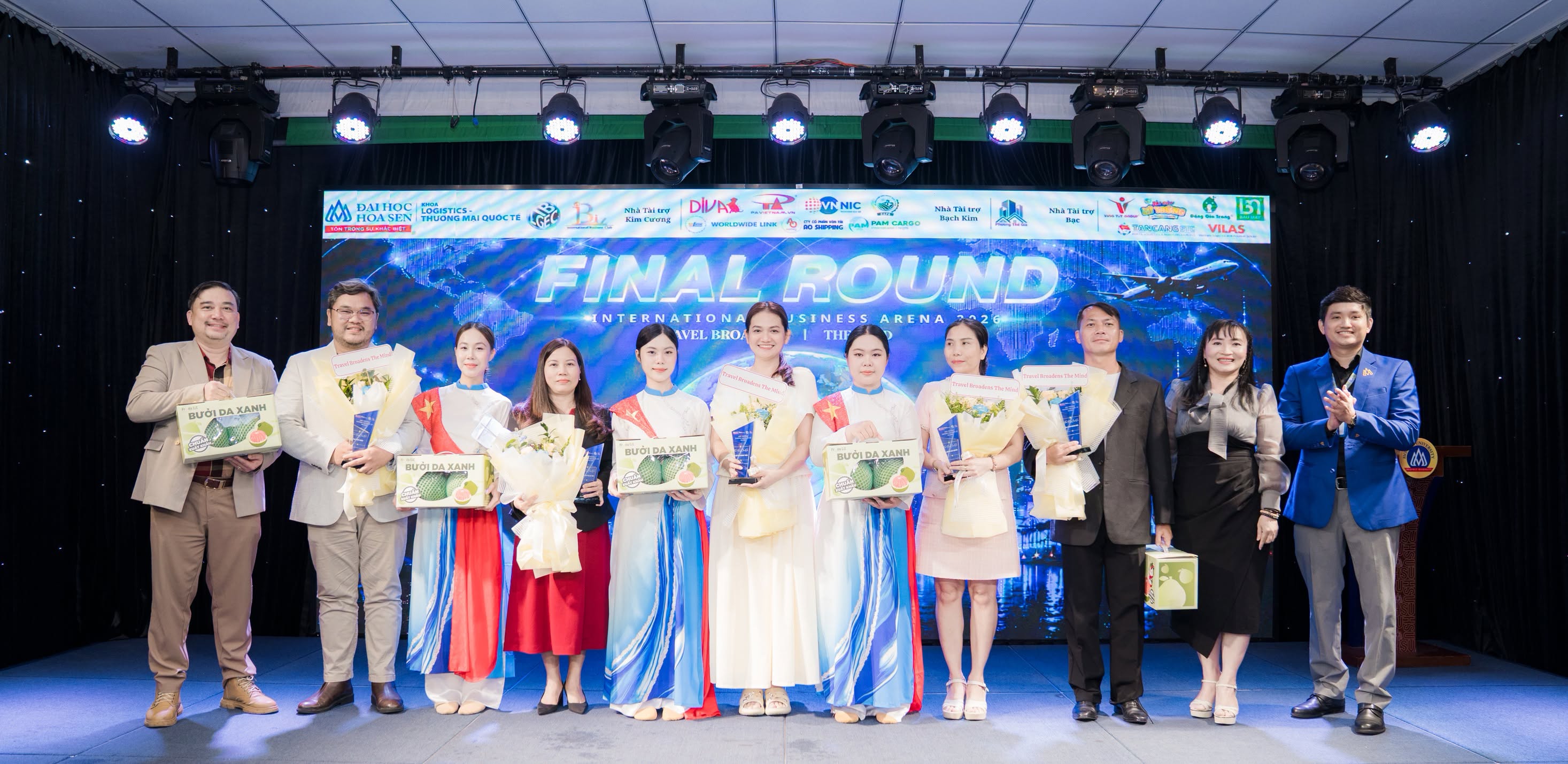 Hệ thống cung ứng nông sản chuẩn hóa của sinh viên HSU chinh phục ngôi vị Quán quân Đấu trường Thương mại quốc tế 2026