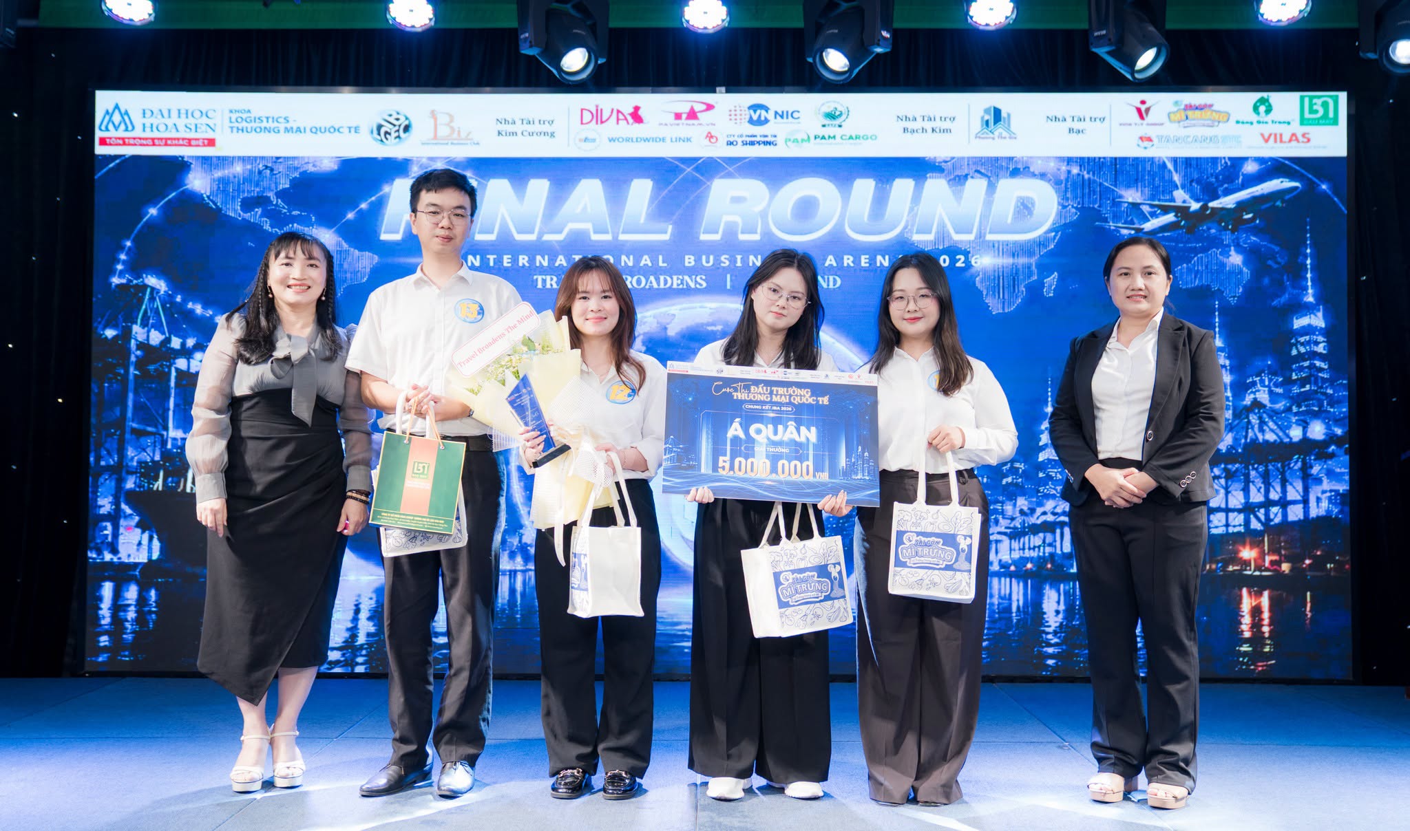 Hệ thống cung ứng nông sản chuẩn hóa của sinh viên HSU chinh phục ngôi vị Quán quân Đấu trường Thương mại quốc tế 2026