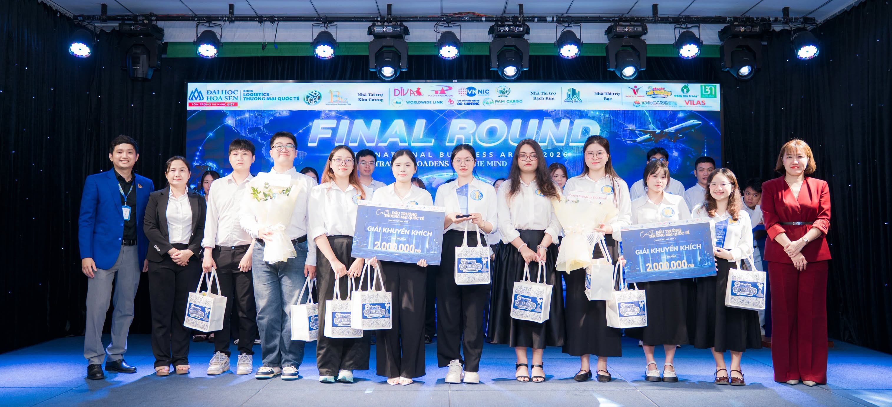 Hệ thống cung ứng nông sản chuẩn hóa của sinh viên HSU chinh phục ngôi vị Quán quân Đấu trường Thương mại quốc tế 2026