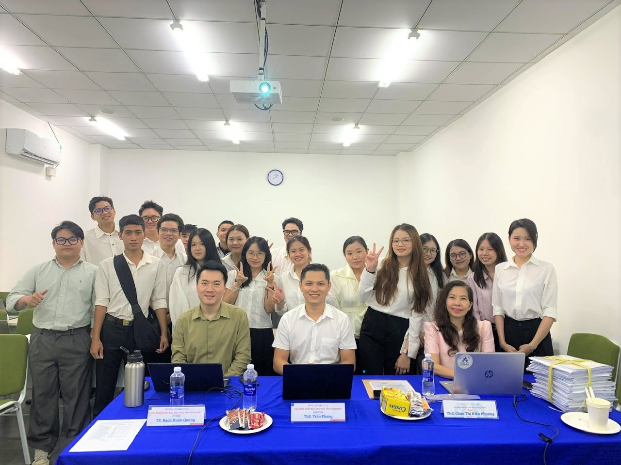 Sinh viên Khoa Logistics – Thương mại quốc tế khẳng định năng lực qua những đề tài gắn với doanh nghiệp