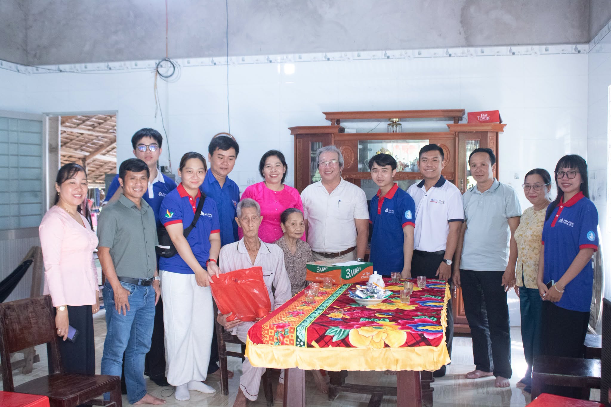 Mùa hè Xanh HSU chung tay kiến tạo những giá trị bền vững cho cộng đồng tại Vĩnh Long