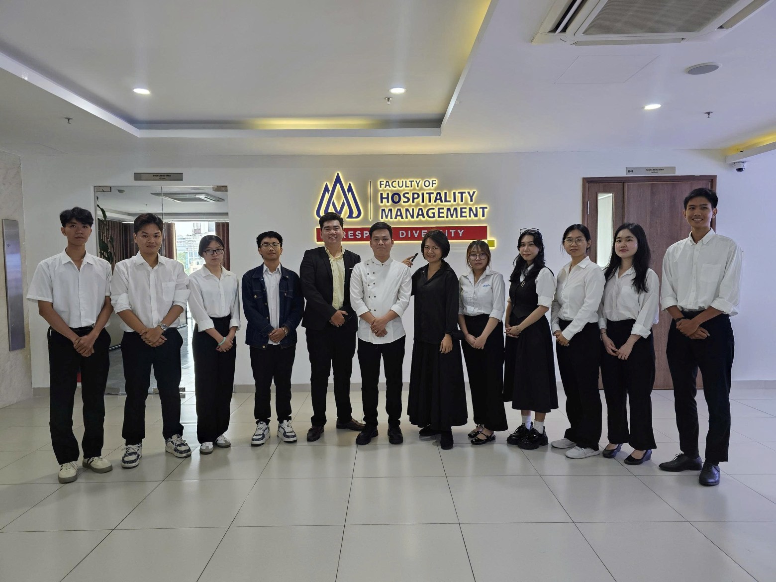 Sinh viên Khoa Du lịch – Nhà hàng – Khách sạn HSU tự tin bảo vệ khóa luận, sẵn sàng bước vào môi trường nghề nghiệp