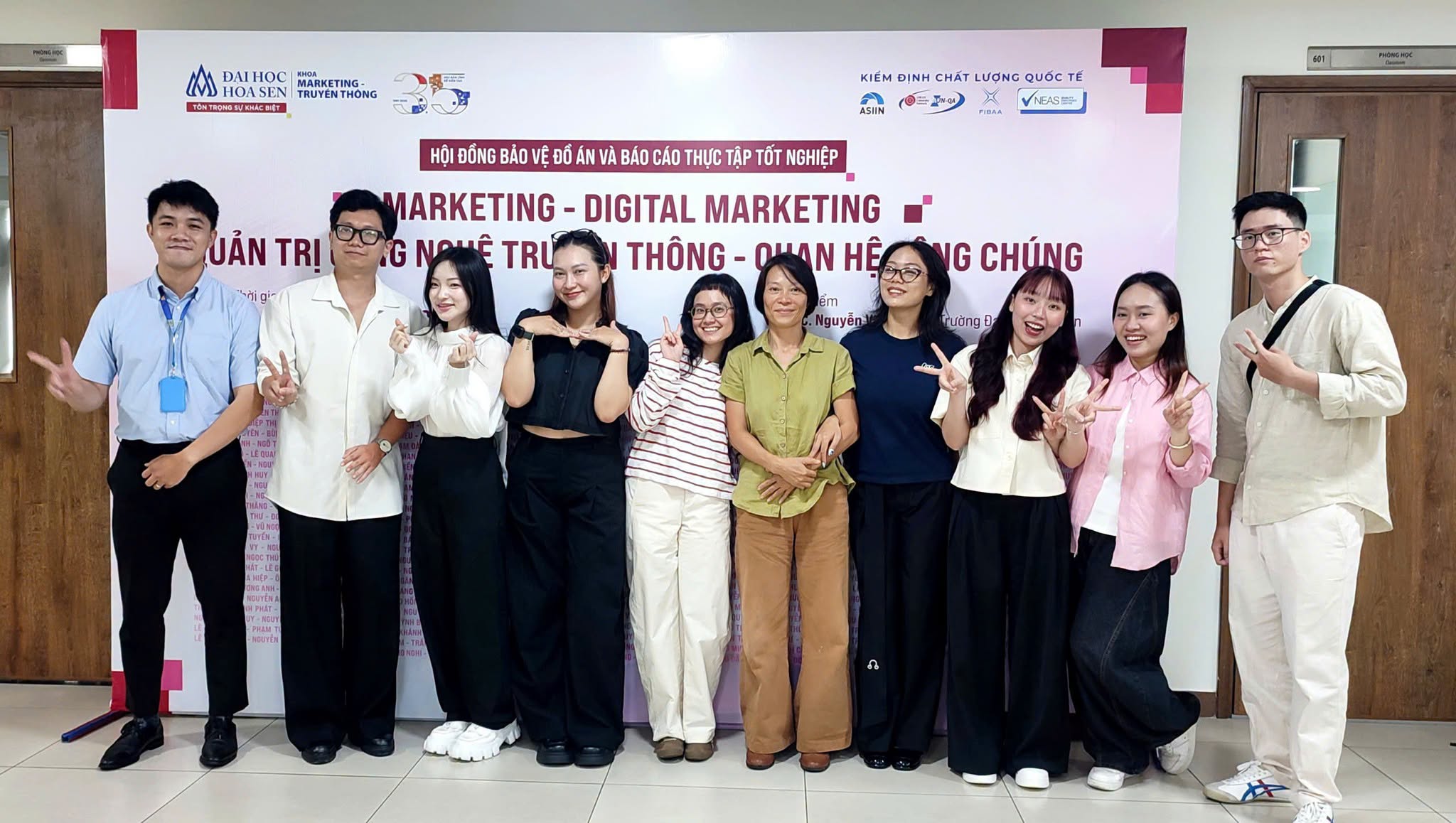 Từ ý tưởng đến dự án thực tiễn: Gần 400 sinh viên Khoa Marketing – Truyền thông khẳng định năng lực qua đồ án tốt nghiệp