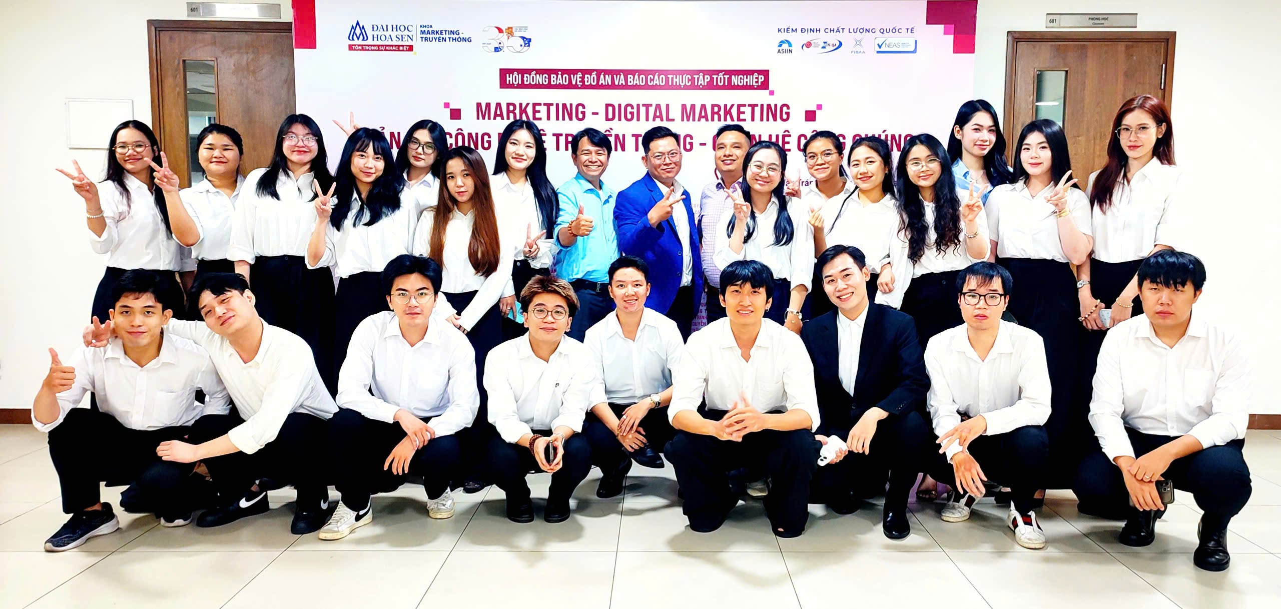Từ ý tưởng đến dự án thực tiễn: Gần 400 sinh viên Khoa Marketing – Truyền thông khẳng định năng lực qua đồ án tốt nghiệp