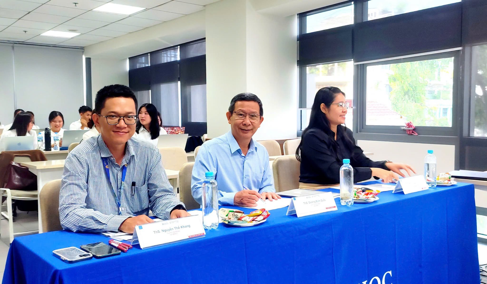 Từ ý tưởng đến dự án thực tiễn: Gần 400 sinh viên Khoa Marketing – Truyền thông khẳng định năng lực qua đồ án tốt nghiệp