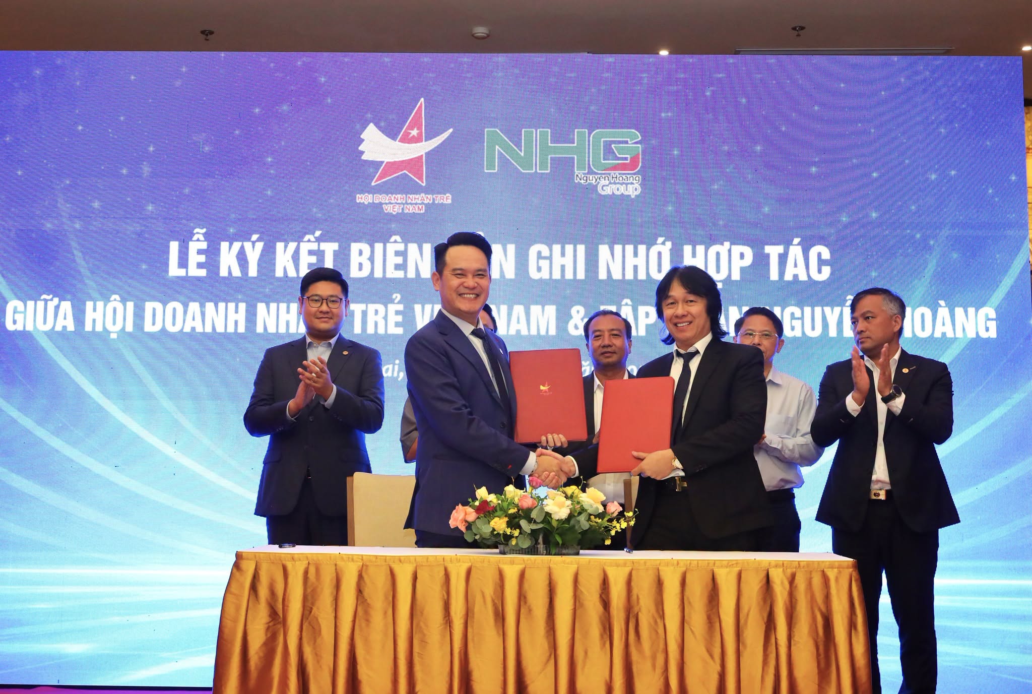 Tập đoàn Nguyễn Hoàng ký kết hợp tác chiến lược với Hội Doanh nhân trẻ Việt Nam, triển khai chương trình "Đào tạo 10.000 CEO"