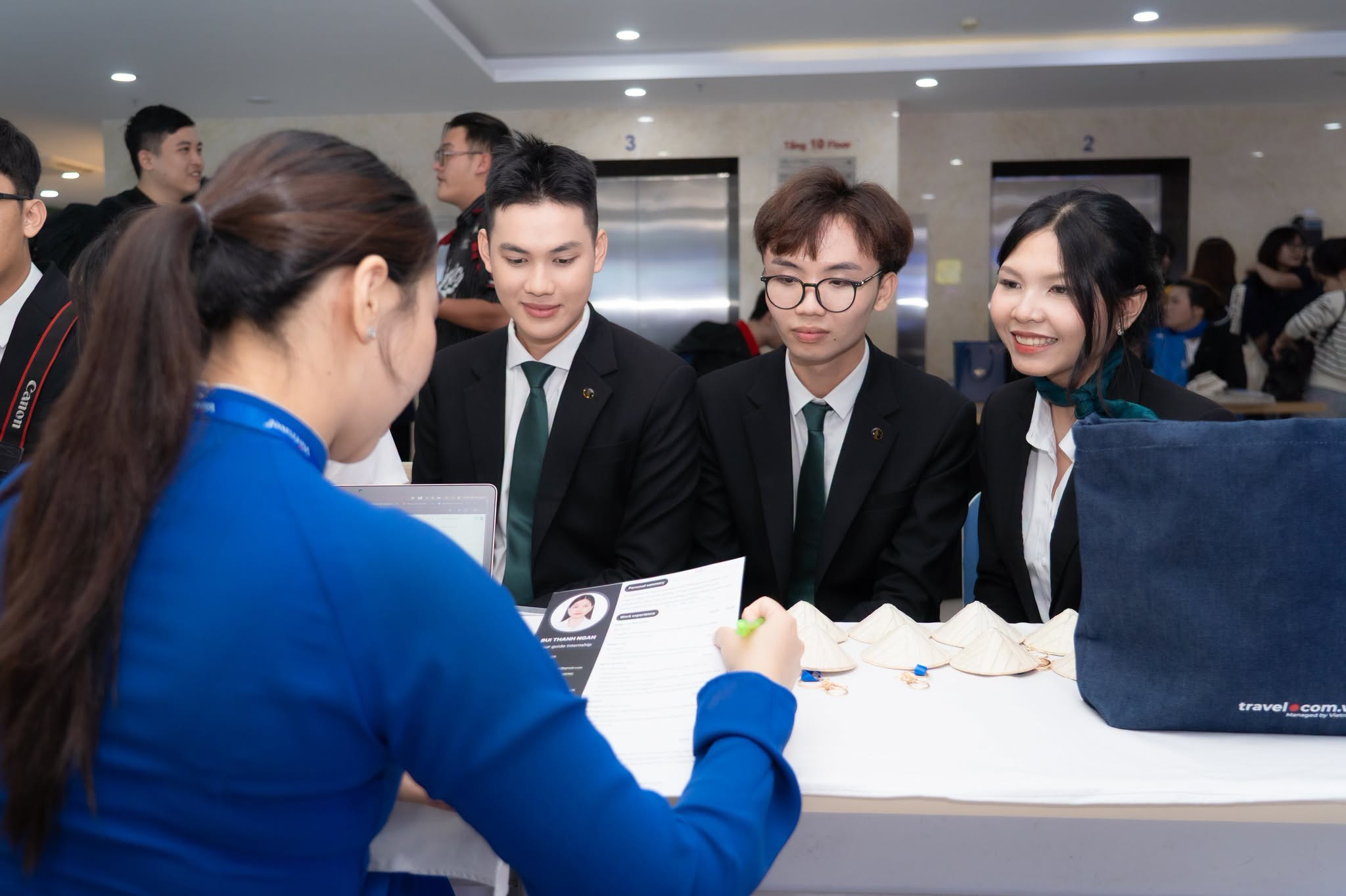 Sinh viên Hoa Sen kết nối hơn 20 doanh nghiệp tại Hospitality & Tourism Career Fair 2026