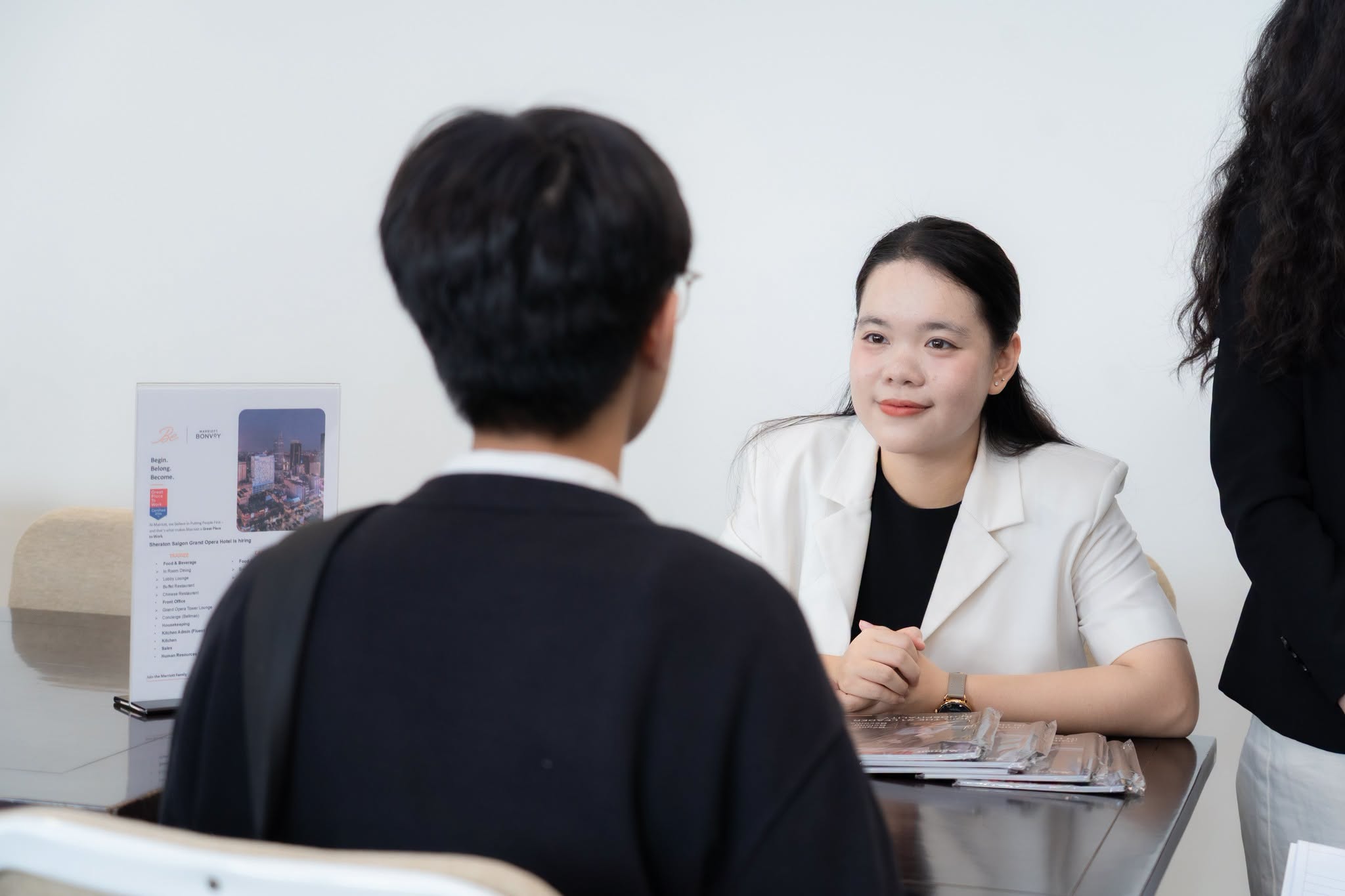 Sinh viên Hoa Sen kết nối hơn 20 doanh nghiệp tại Hospitality & Tourism Career Fair 2026