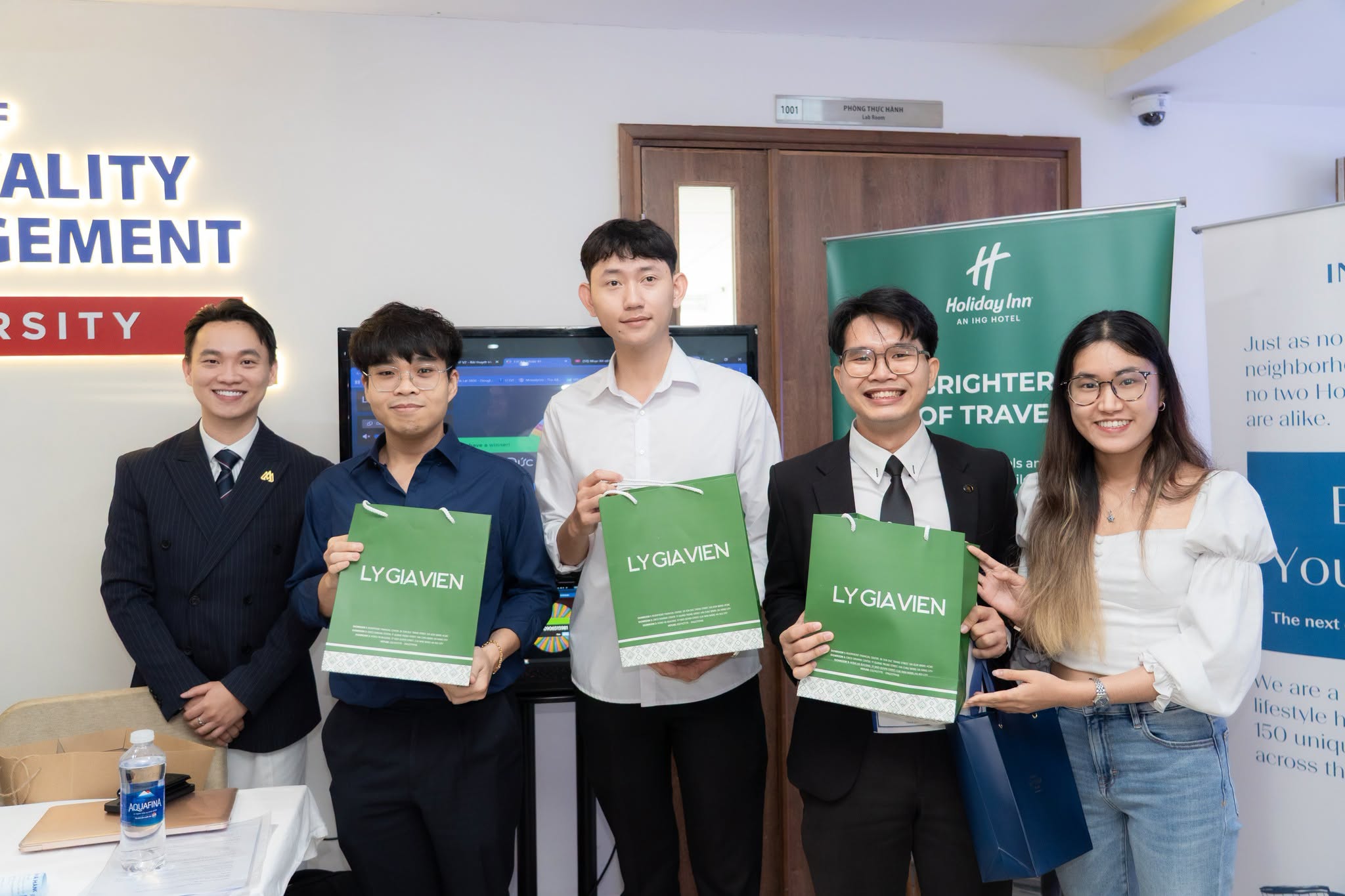 Sinh viên Hoa Sen kết nối hơn 20 doanh nghiệp tại Hospitality & Tourism Career Fair 2026