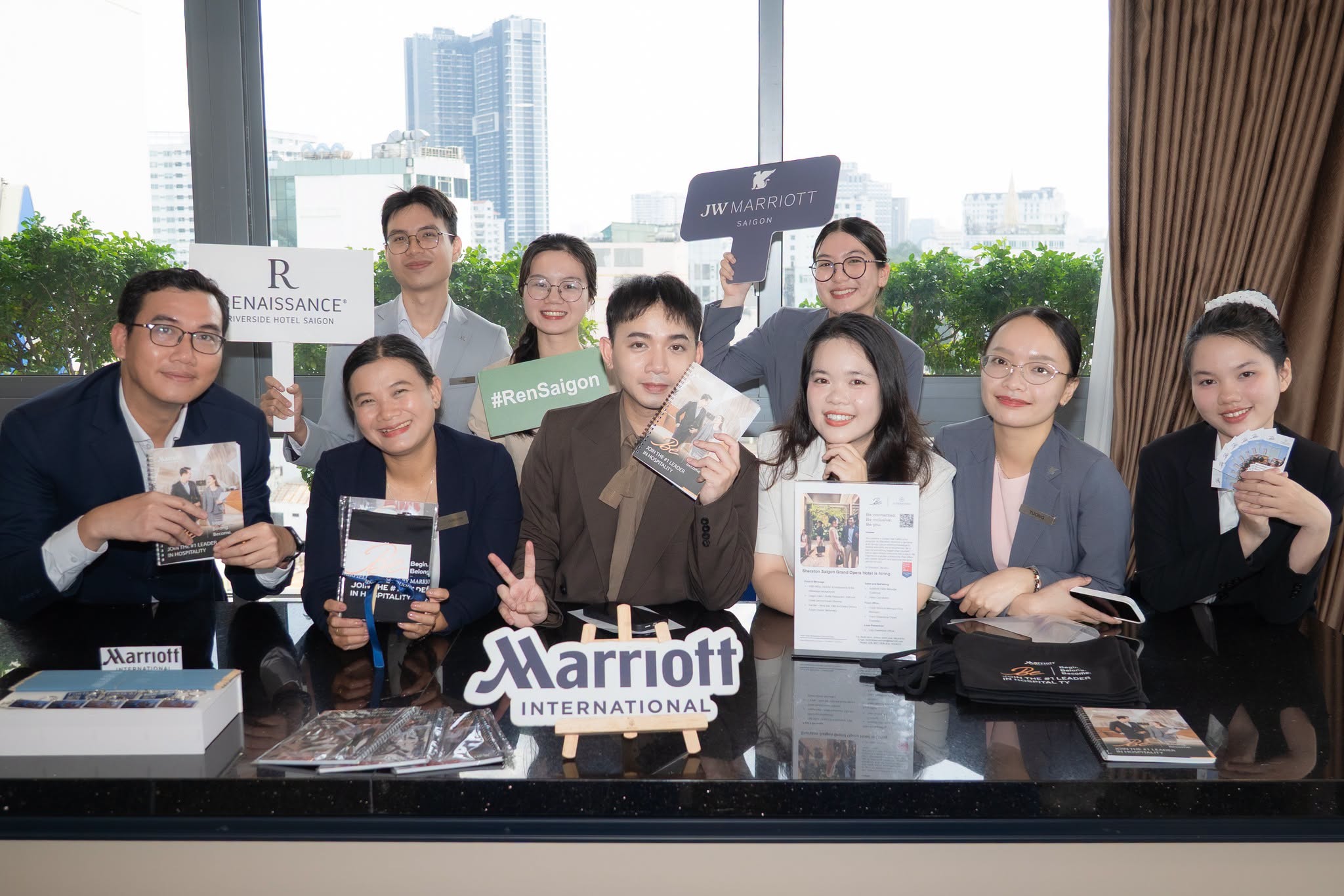Sinh viên Hoa Sen kết nối hơn 20 doanh nghiệp tại Hospitality & Tourism Career Fair 2026