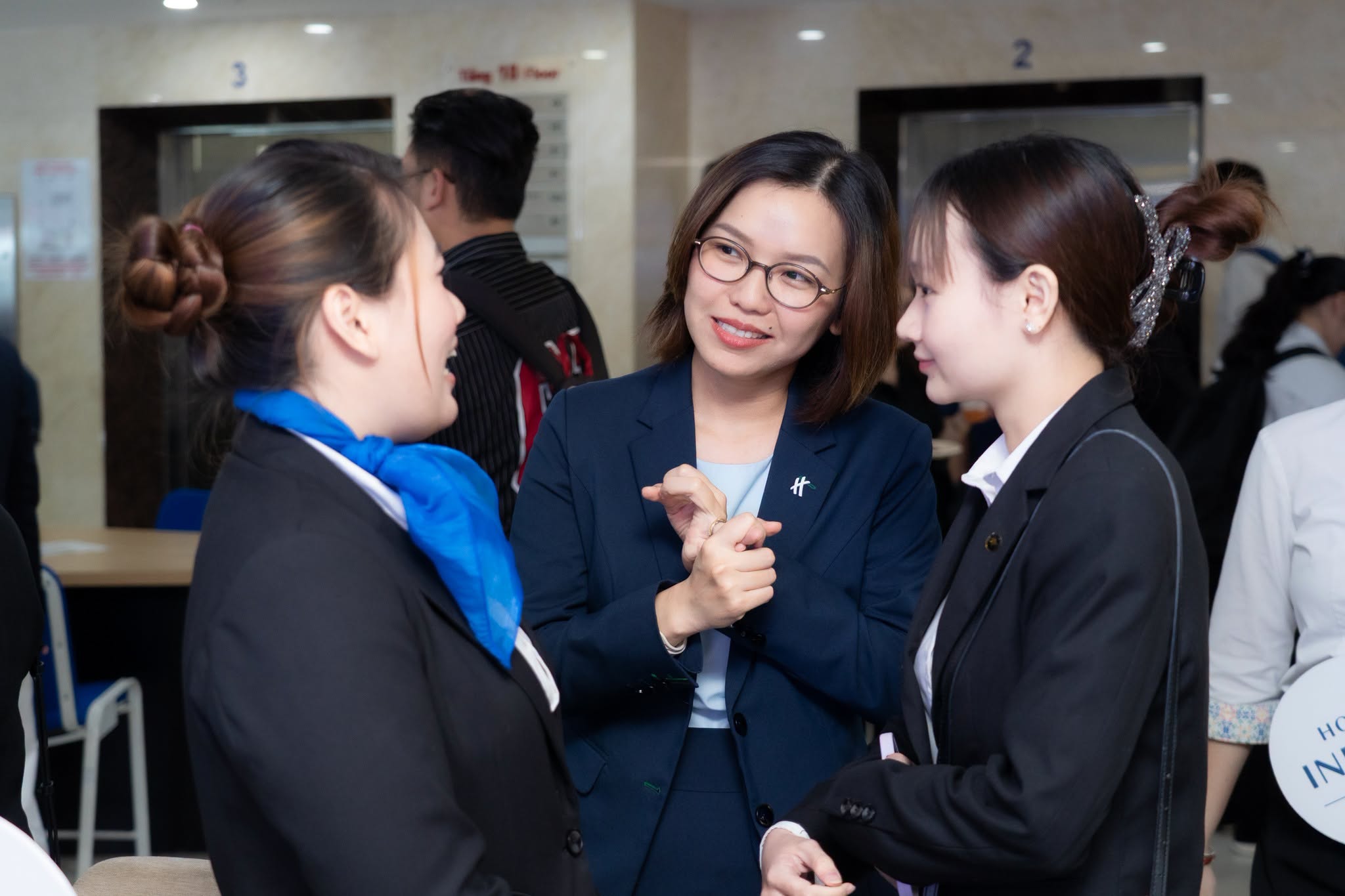 Sinh viên Hoa Sen kết nối hơn 20 doanh nghiệp tại Hospitality & Tourism Career Fair 2026
