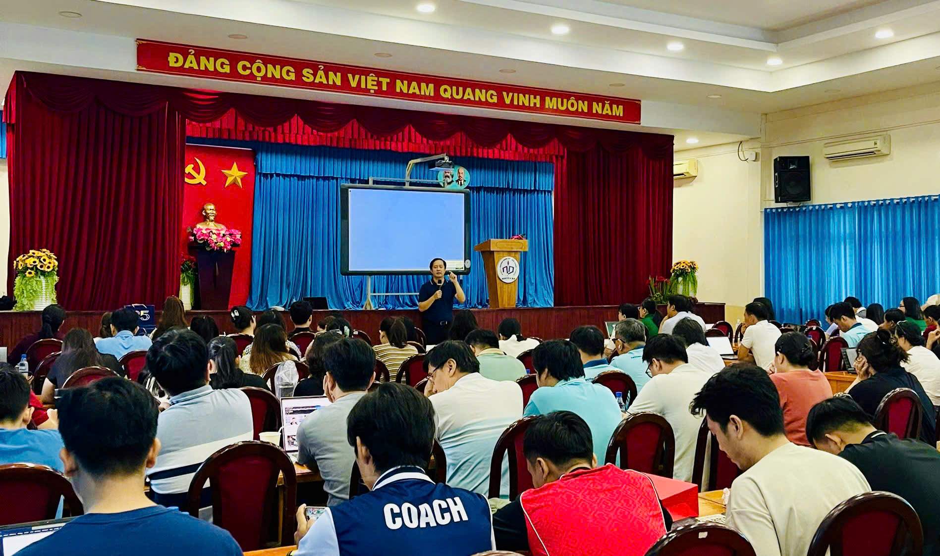 Đại học Hoa Sen đào tạo ứng dụng AI trong quản lý và giảng dạy