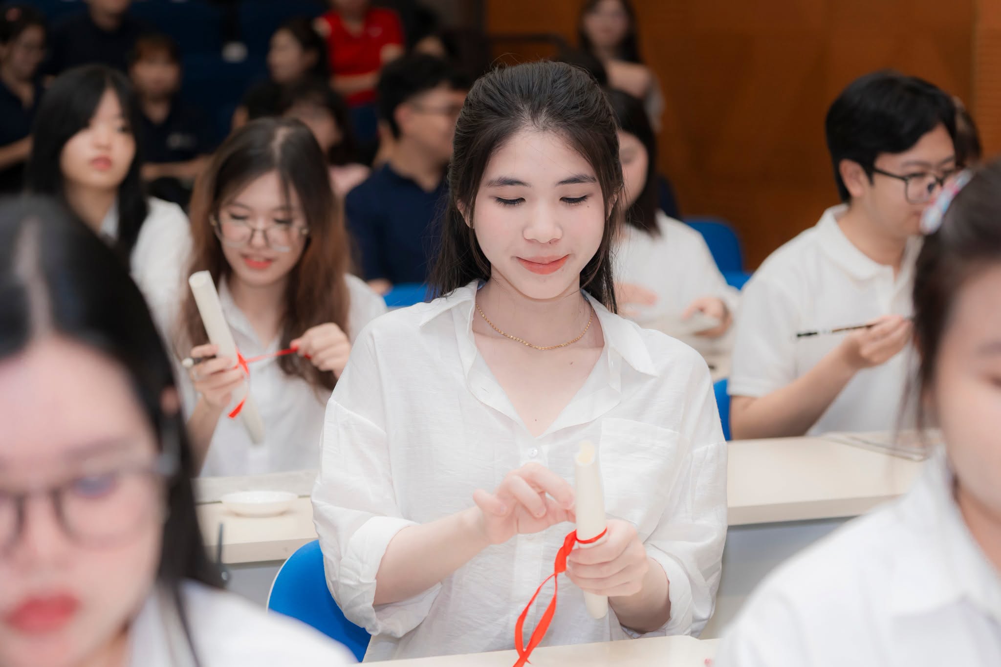 Tân sinh viên Ngành Ngôn ngữ Trung Quốc bắt đầu hành trình học tập qua nghi thức “Khai bút - Bái sư”