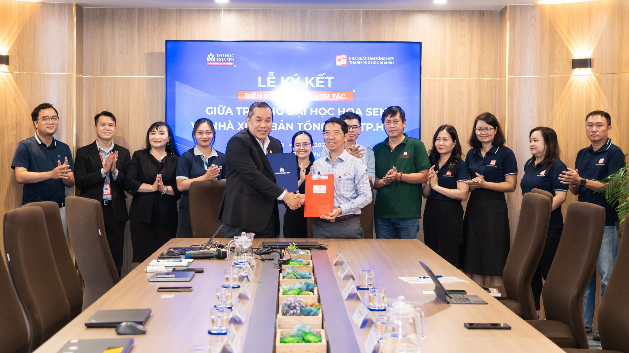 Đại học Hoa Sen ký kết hợp tác với Nhà xuất bản Tổng hợp TP.HCM, mở rộng văn hóa đọc
