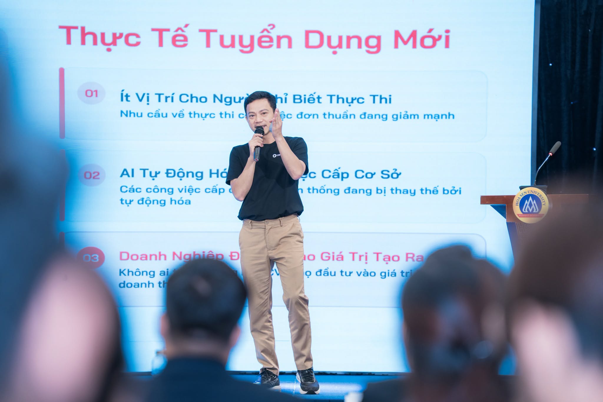 Ông Ân Đặng - Giám đốc Hoạch định Chiến lược Truyền thông Omega Media