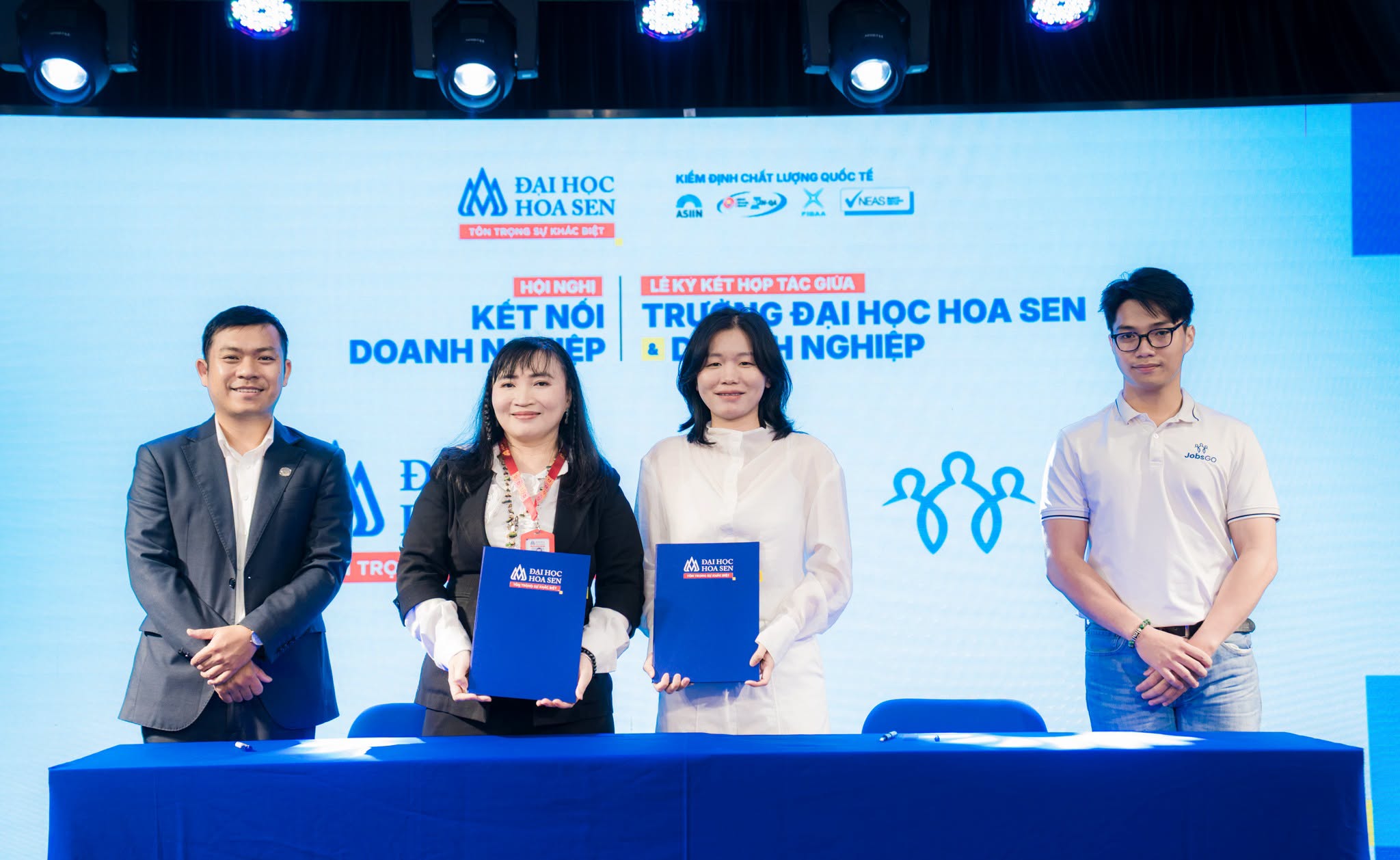 HSU ký kết MOU với 17 doanh nghiệp, mở rộng hệ sinh thái đào tạo