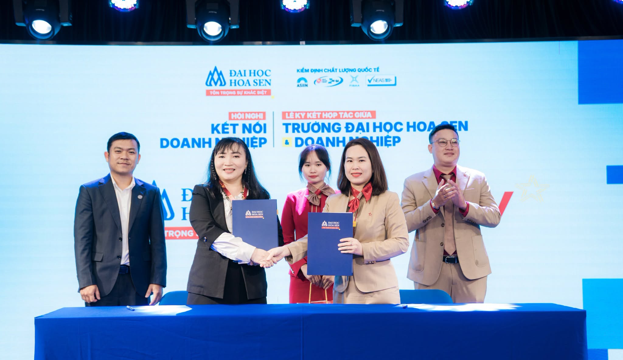 HSU ký kết MOU với 17 doanh nghiệp, mở rộng hệ sinh thái đào tạo