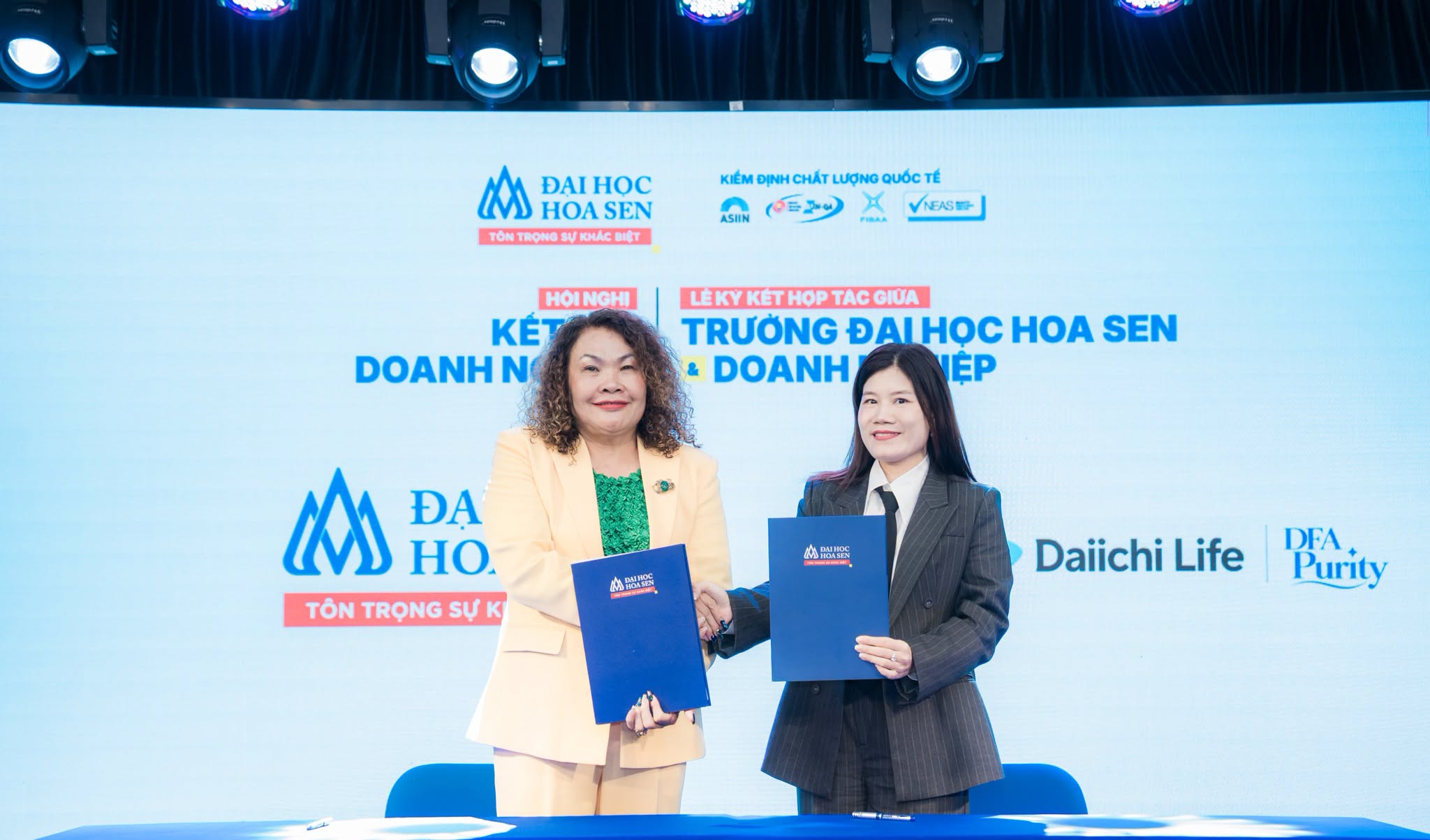 HSU ký kết MOU với 17 doanh nghiệp, mở rộng hệ sinh thái đào tạo